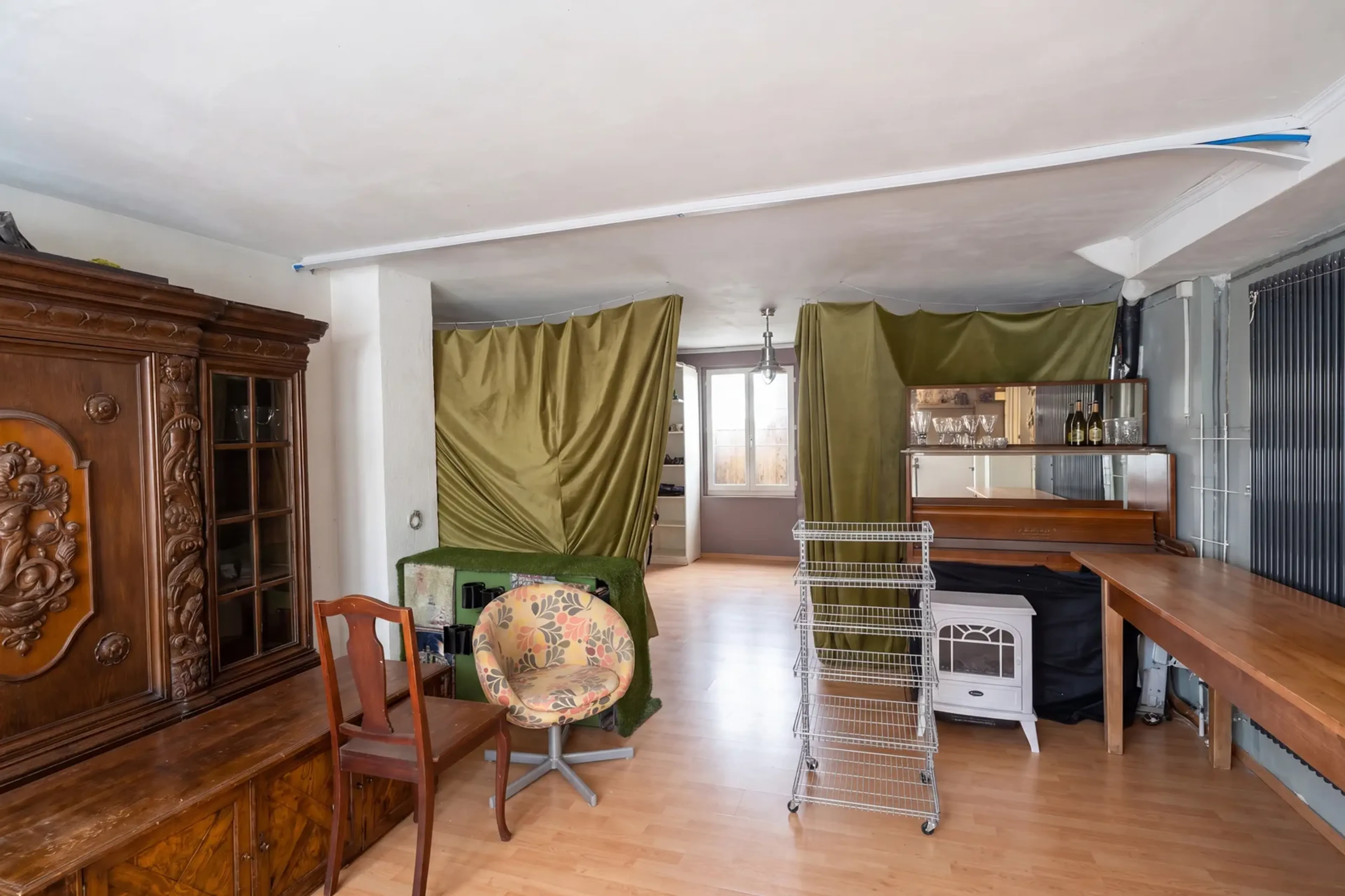 Werkstatt / Atelier mit Sitzplatz und Studio-Potenzial - Bild 1