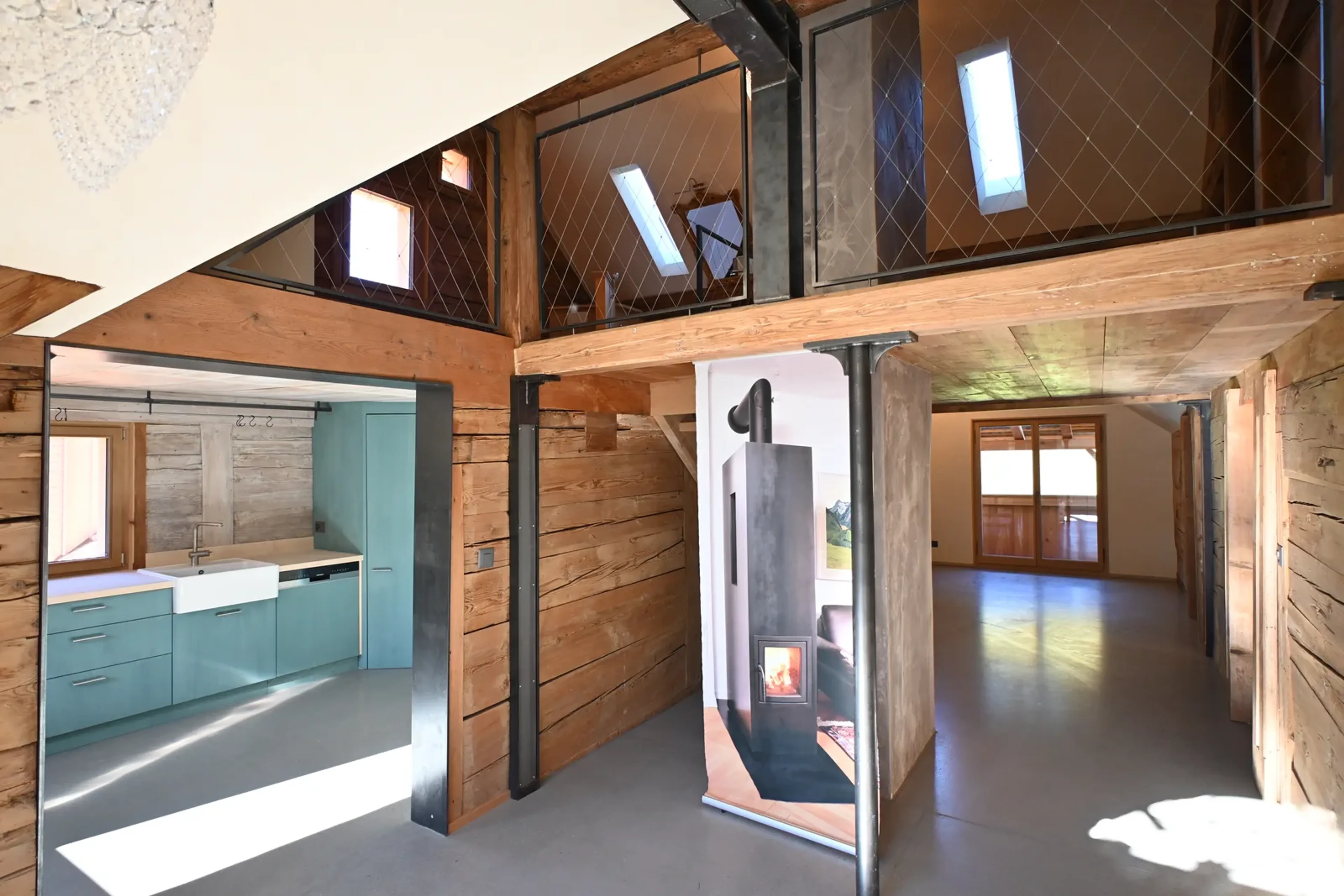 Maisonette Taverne: 5.5 Zimmer auf zwei Stockwerken - Bild 2
