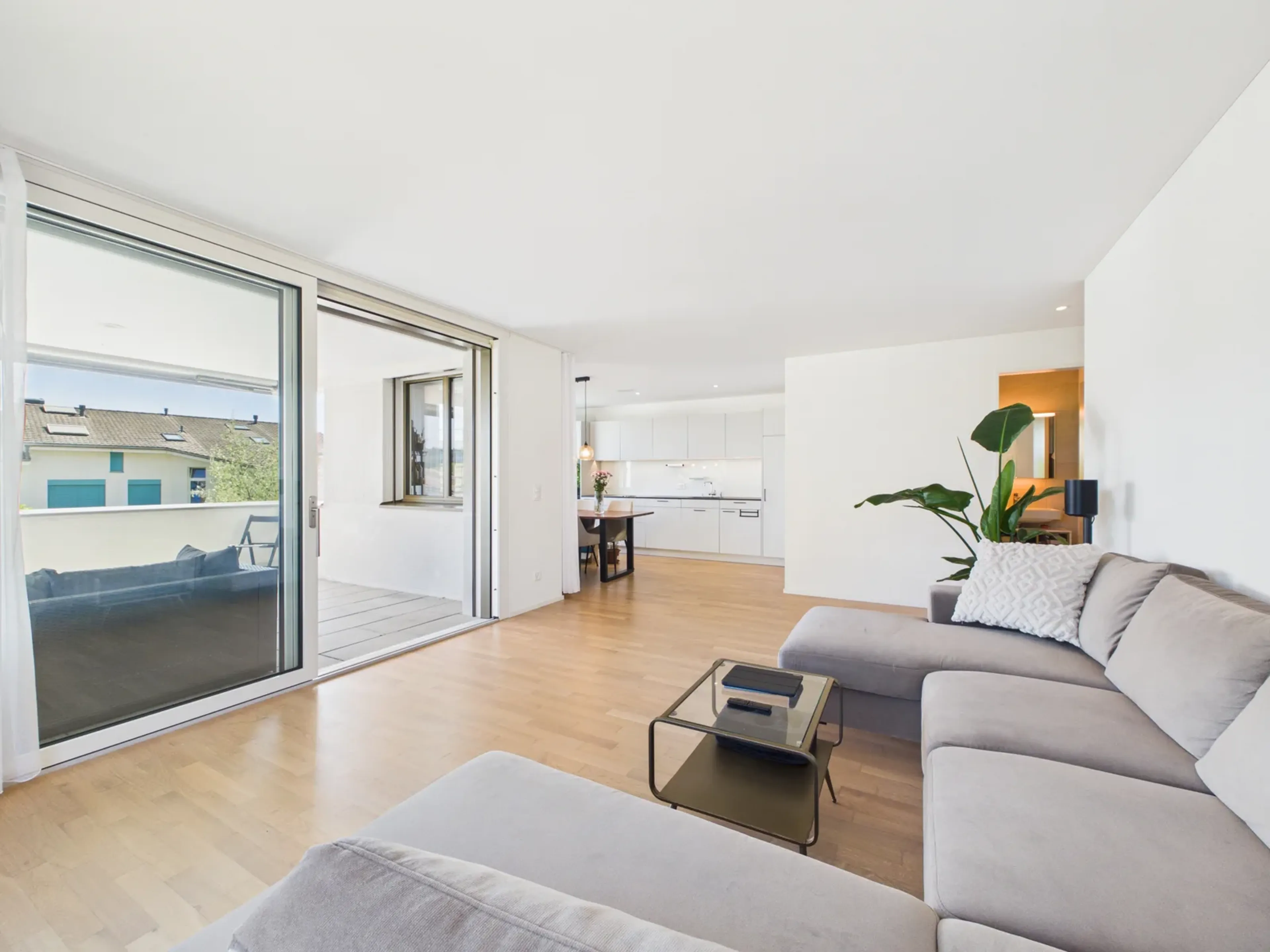 Modernes Wohnen mit Südbalkon in Stadtnähe - 3