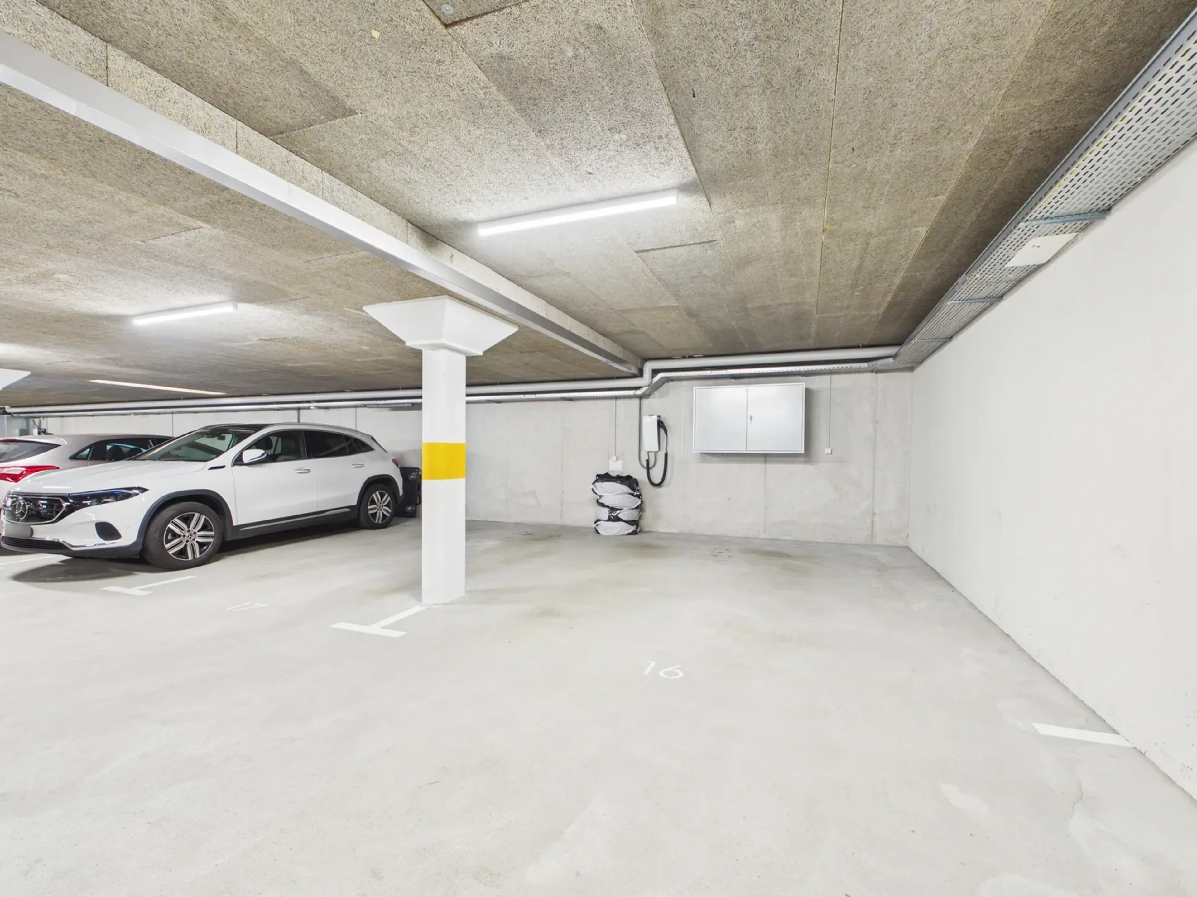 Exklusive 4.5-Zimmer-Wohnung mit grosszügiger Terrasse und Balkon - 16