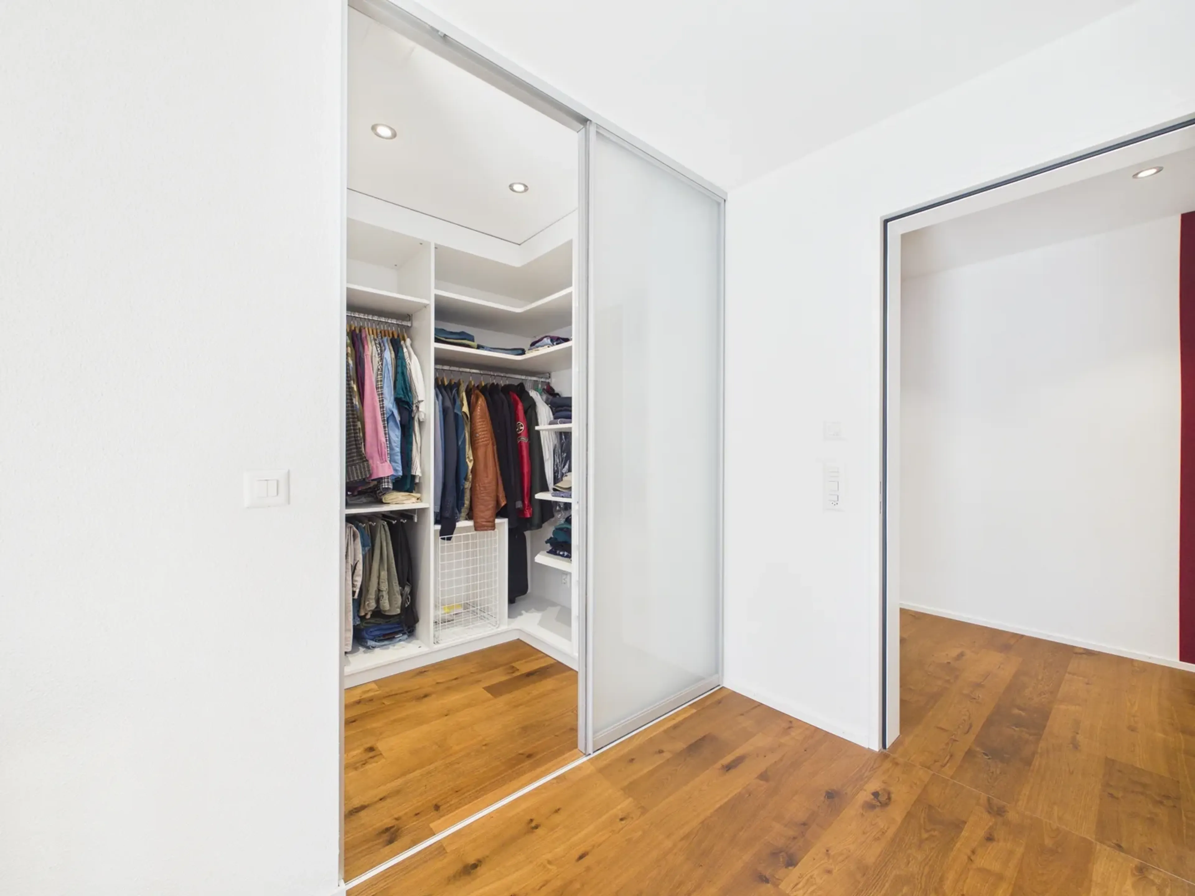 Exklusive 4.5-Zimmer-Wohnung mit grosszügiger Terrasse und Balkon - 10