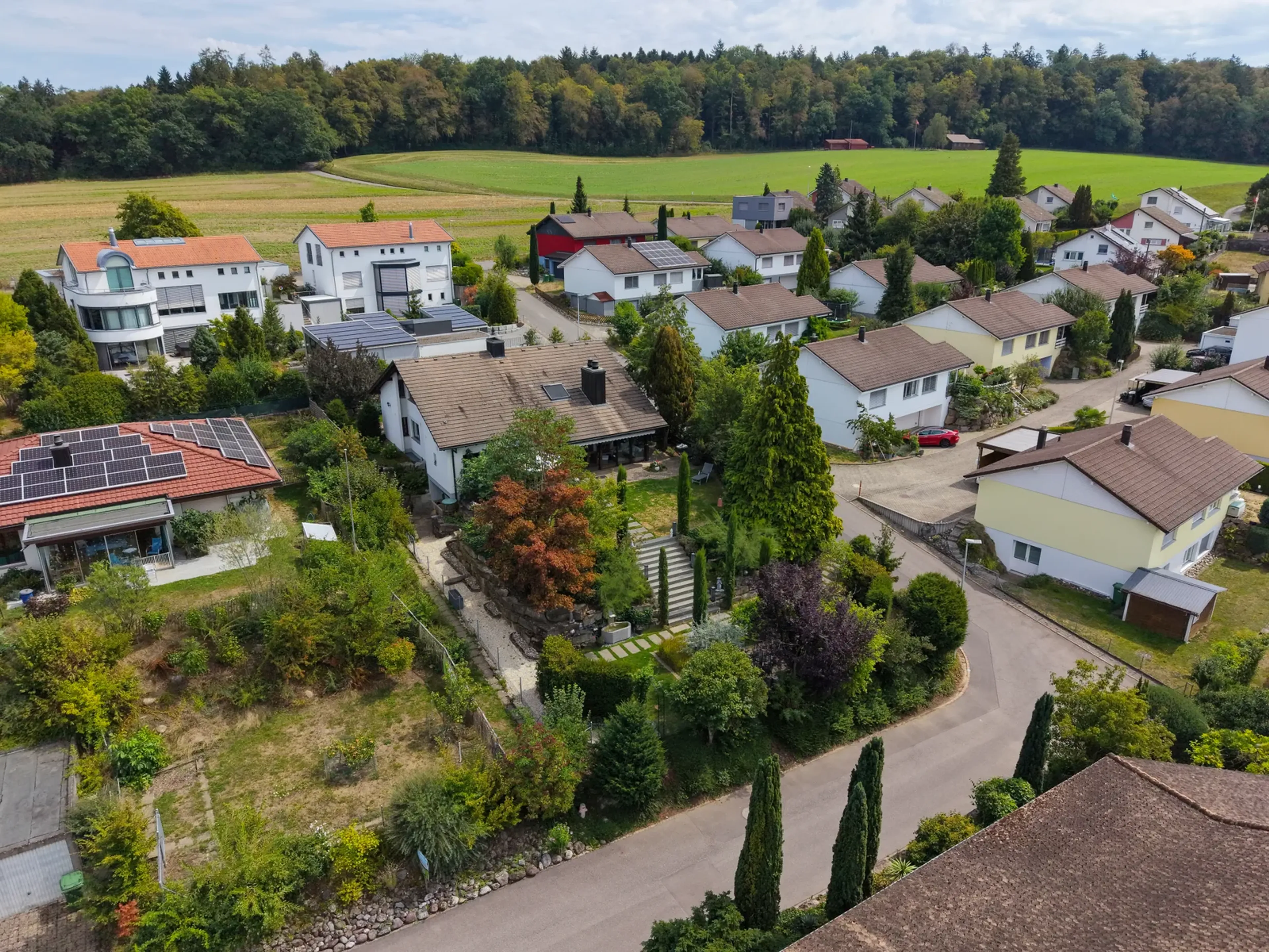 Grosszügiges Einfamilienhaus mit viel Sonne und maximaler Privatsphäre - 28