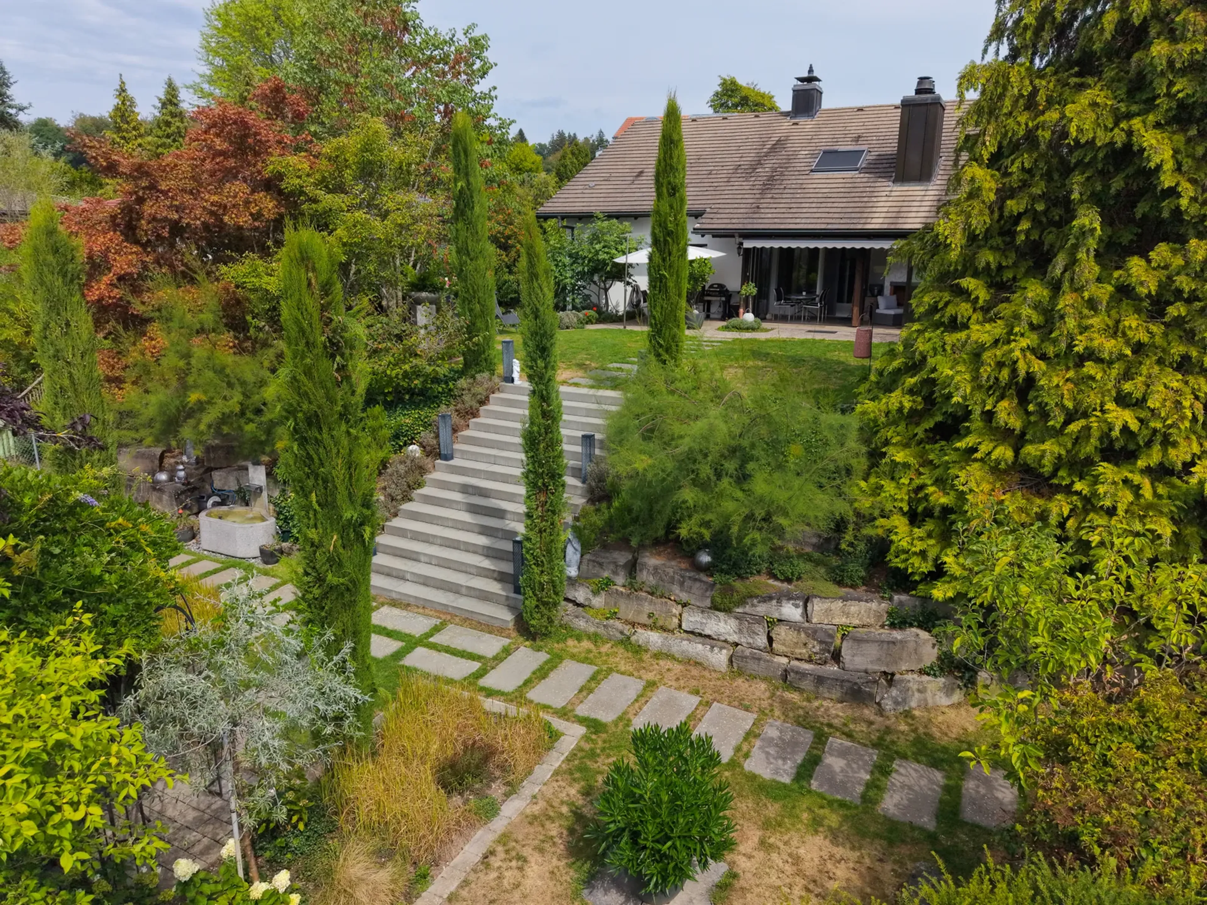 Grosszügiges Einfamilienhaus mit viel Sonne und maximaler Privatsphäre - 2