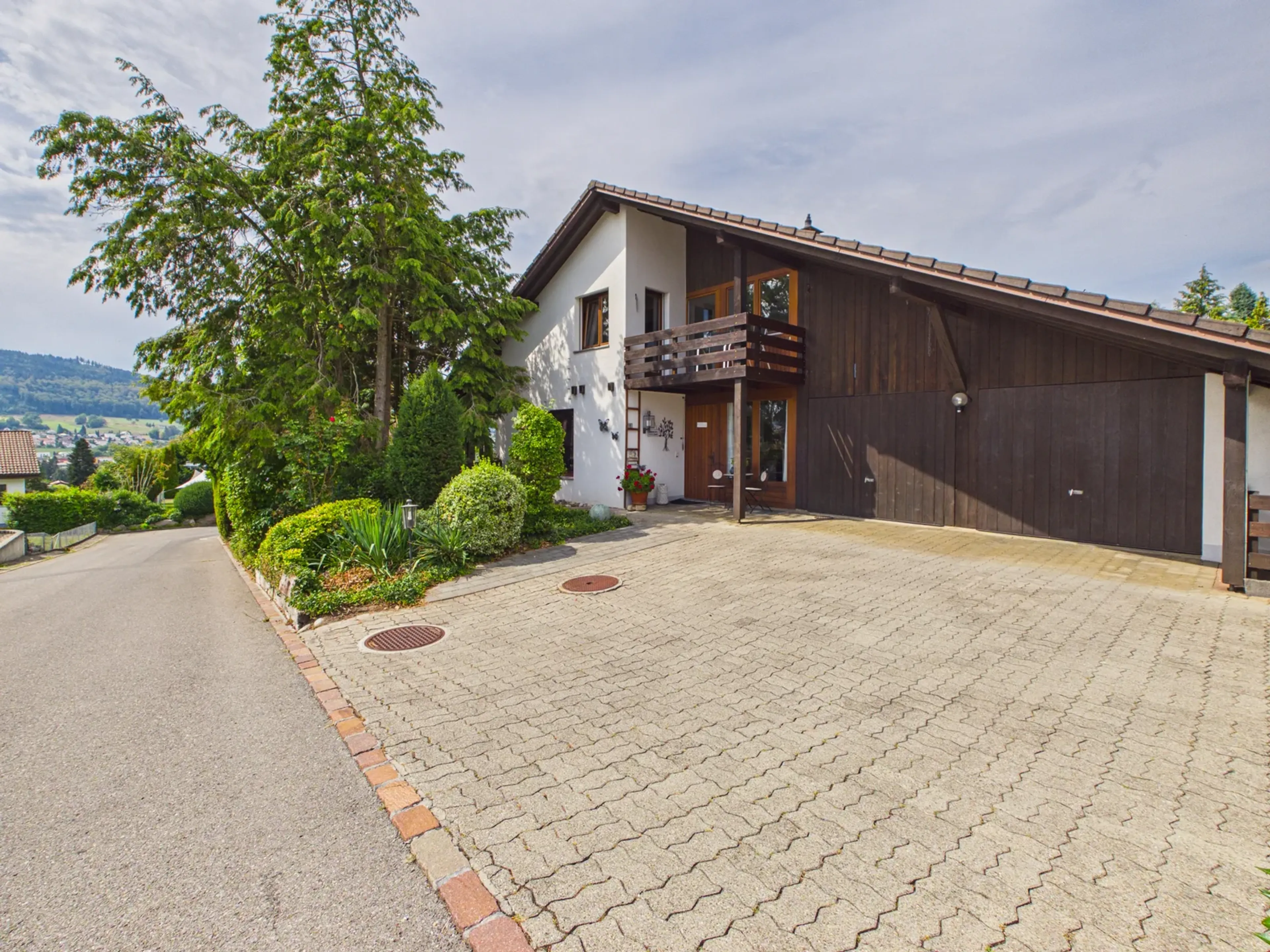 Grosszügiges Einfamilienhaus mit viel Sonne und maximaler Privatsphäre - 27