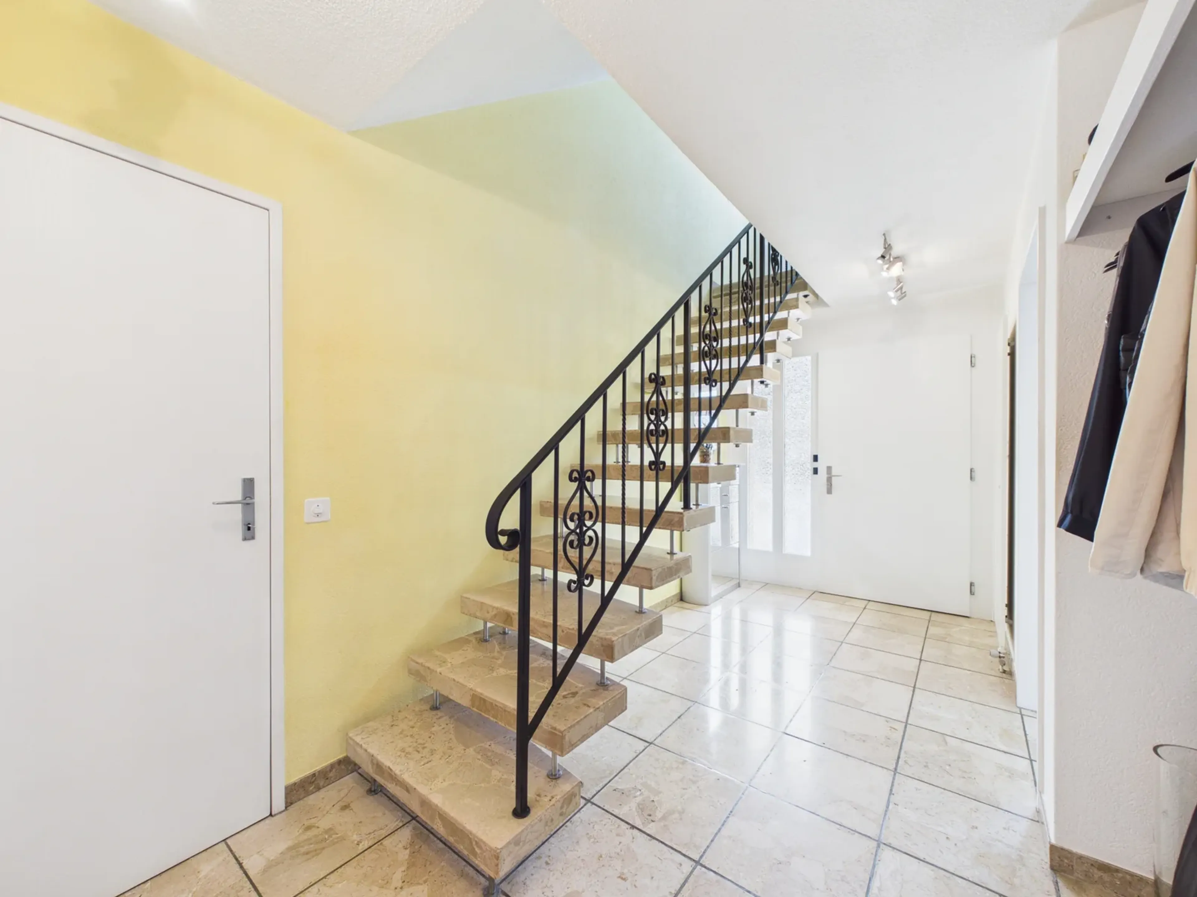 Grosszügiges 6.5-Zimmer-Einfamilienhaus an ruhiger Privatstrasse - 25