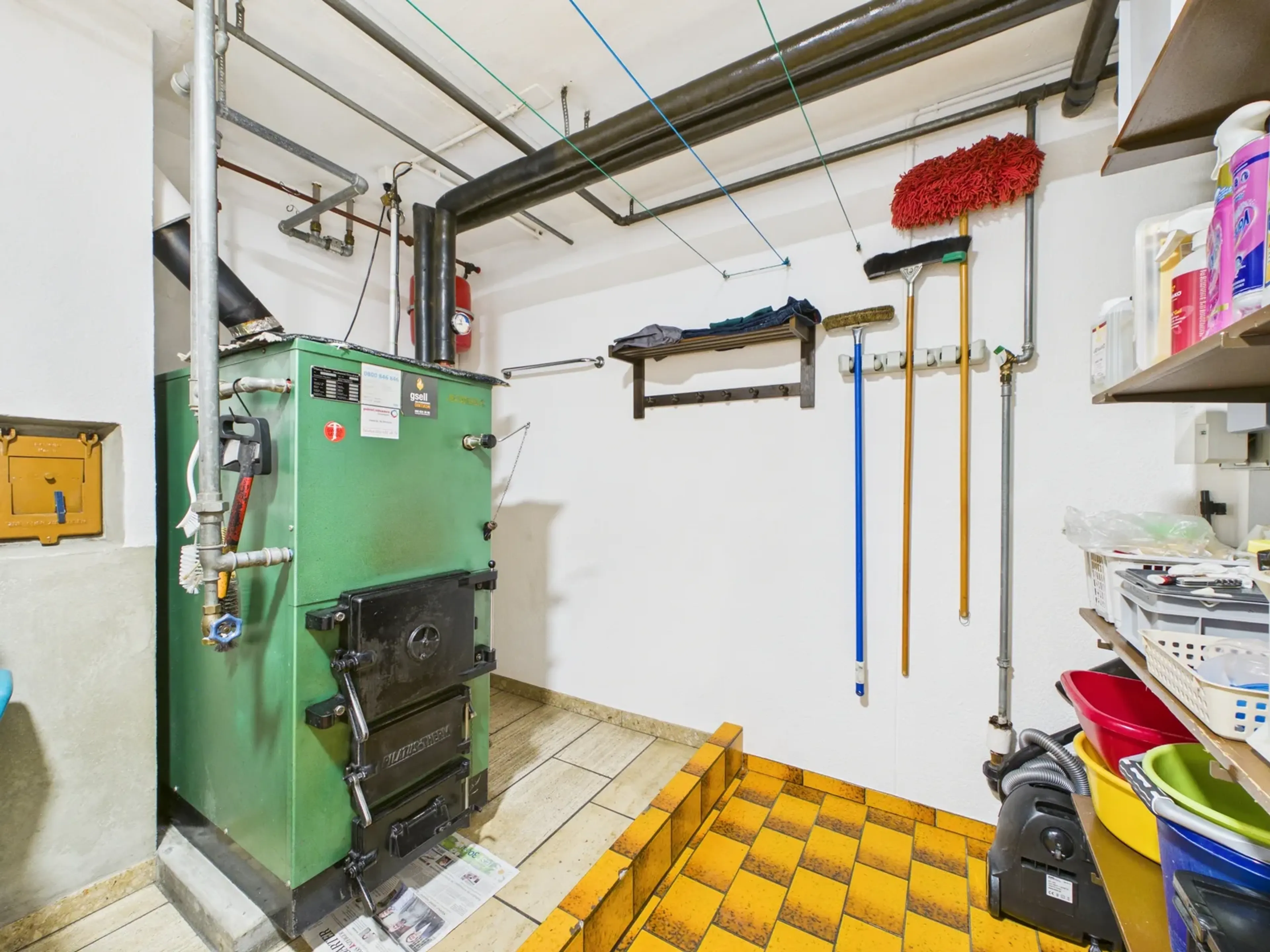 Grosszügiges 6.5-Zimmer-Einfamilienhaus an ruhiger Privatstrasse - 18