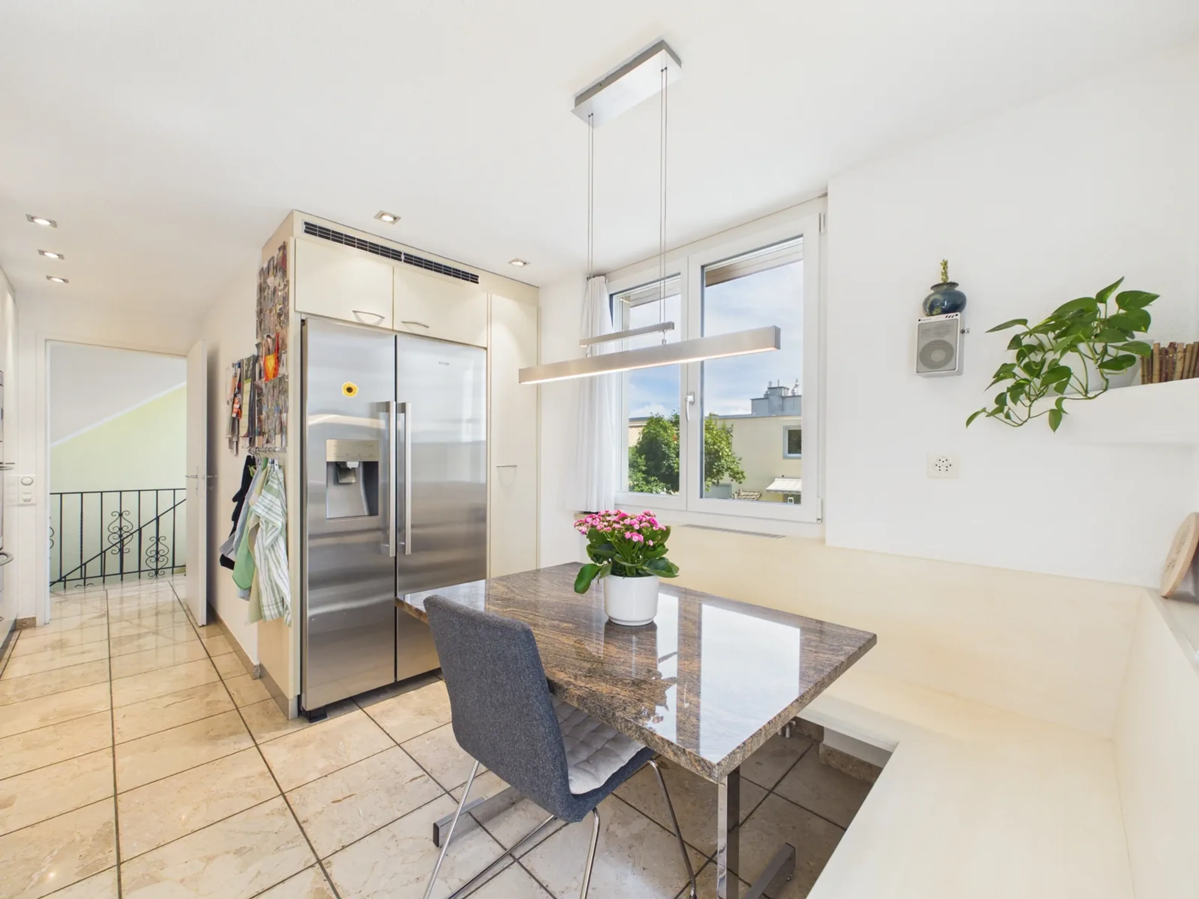Grosszügiges 6.5-Zimmer-Einfamilienhaus an ruhiger Privatstrasse - 7