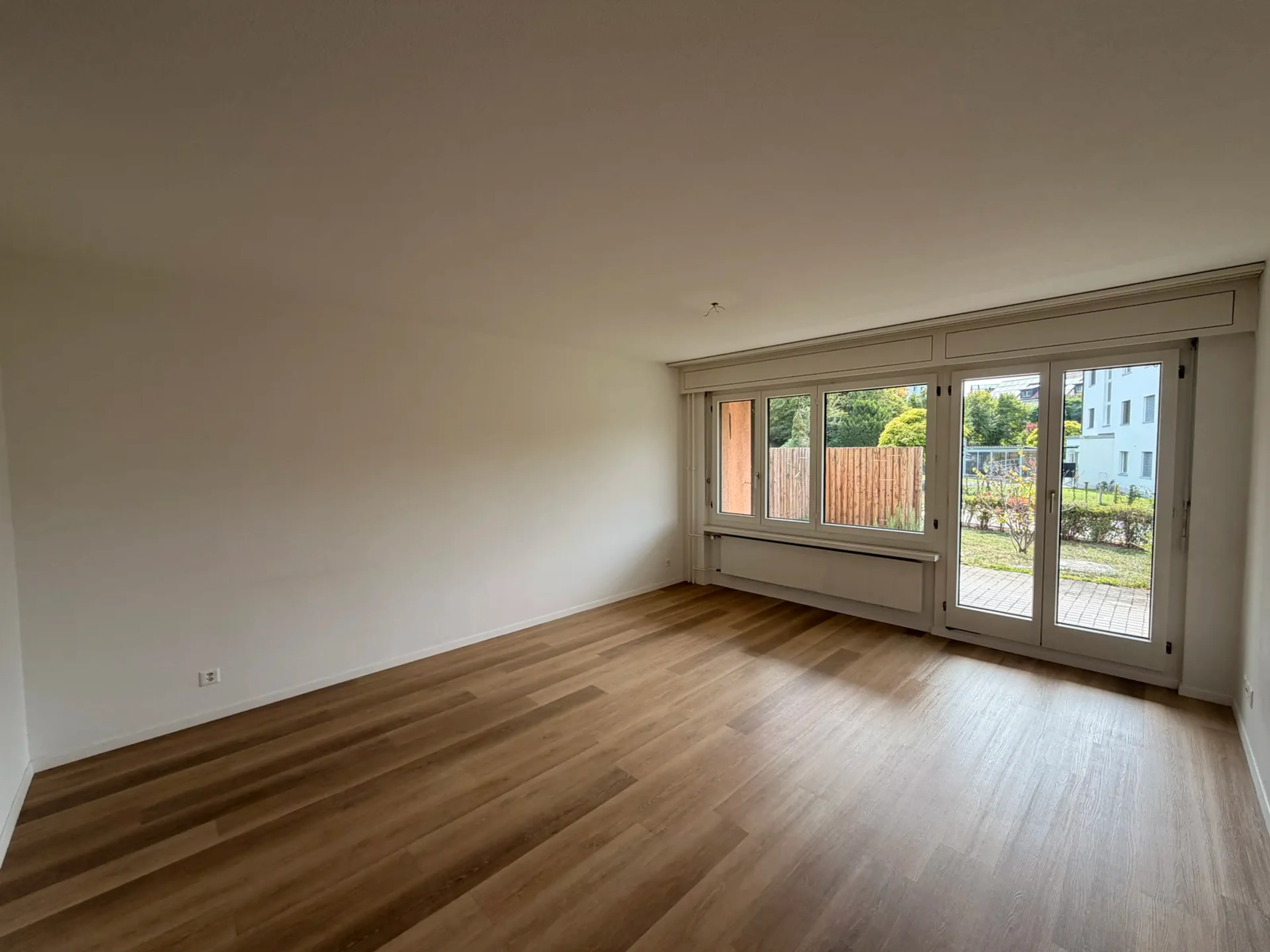 Frisch renoviert Gartenoase - Bild 2