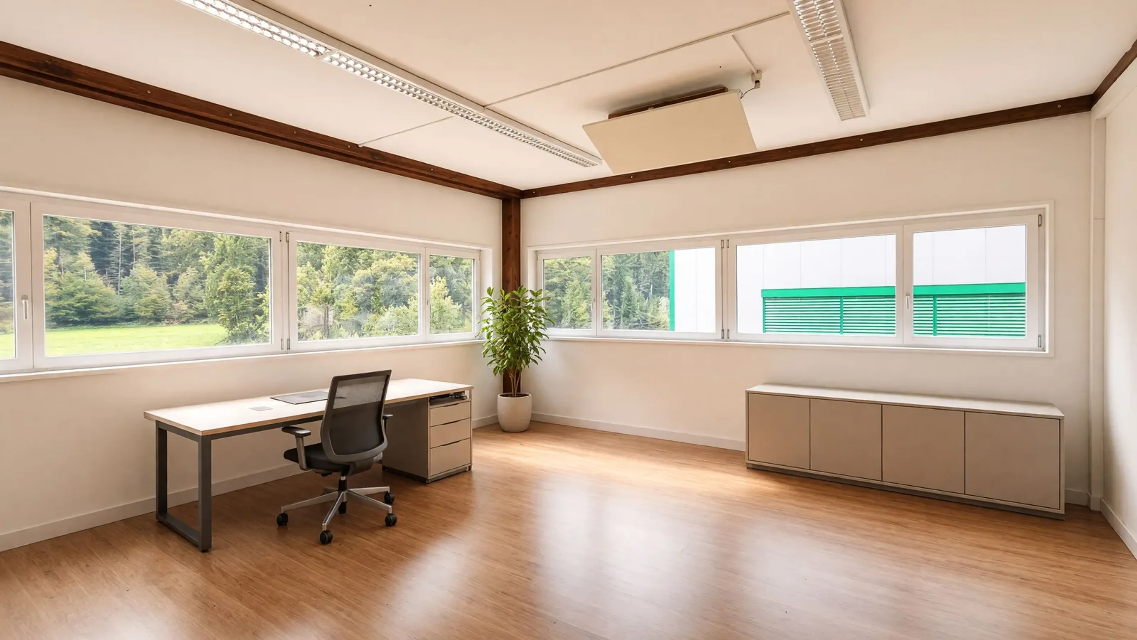 Helle Bürofläche mit 100 m² Nutzfläche in Ried (Muotathal) - 3