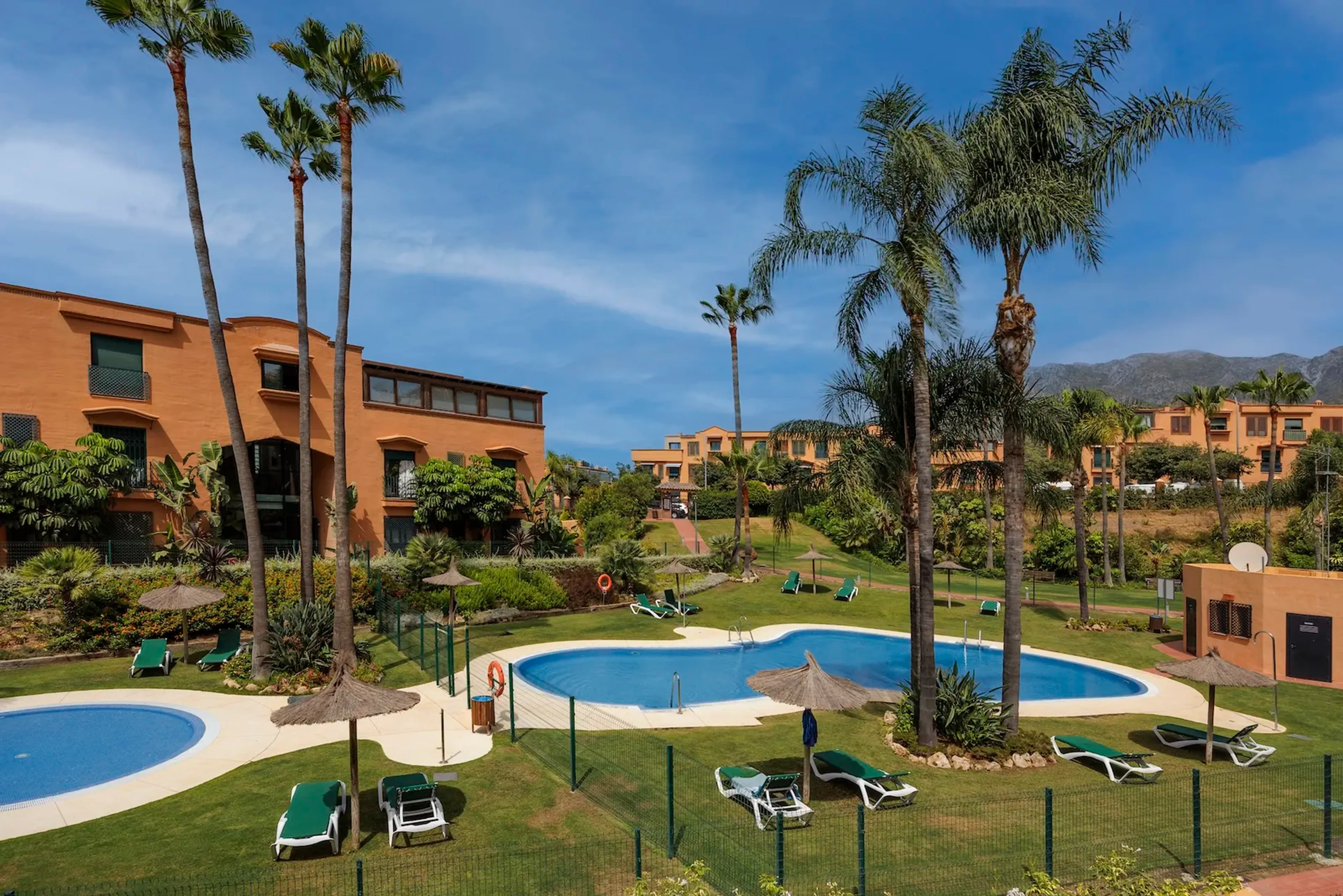 3-Zimmer-Wohnung mit 35 m² Terrasse und Poolanlage in Marbella - 16