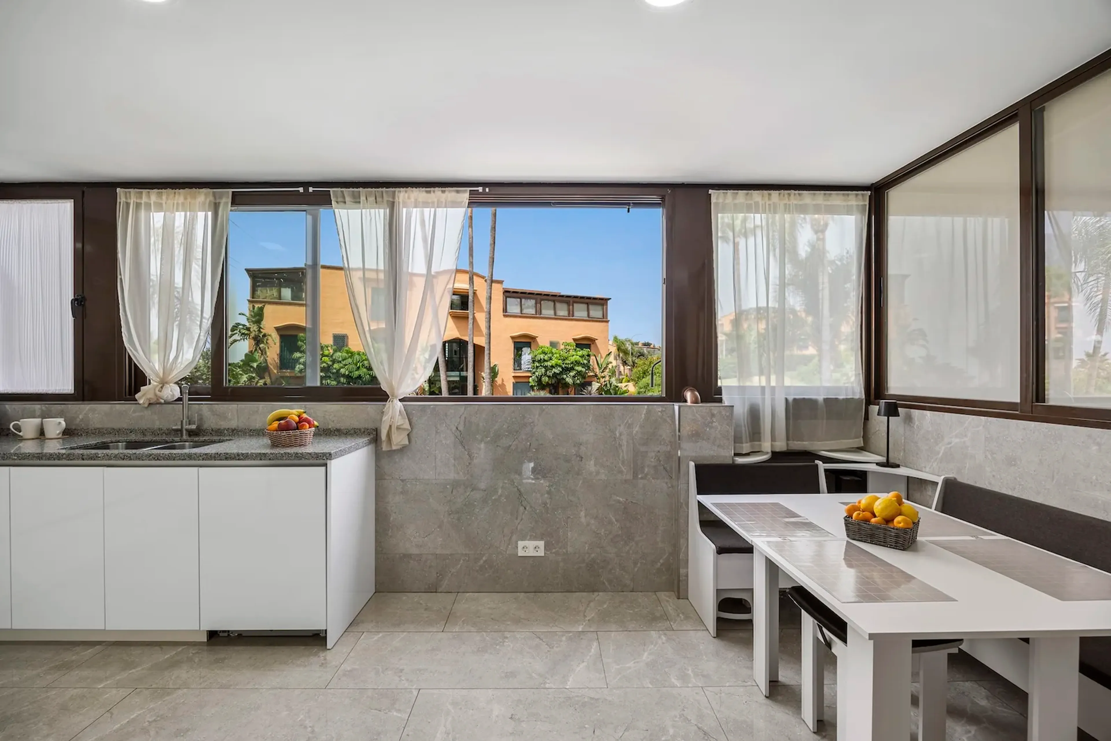 3-Zimmer-Wohnung mit 35 m² Terrasse und Poolanlage in Marbella - 6