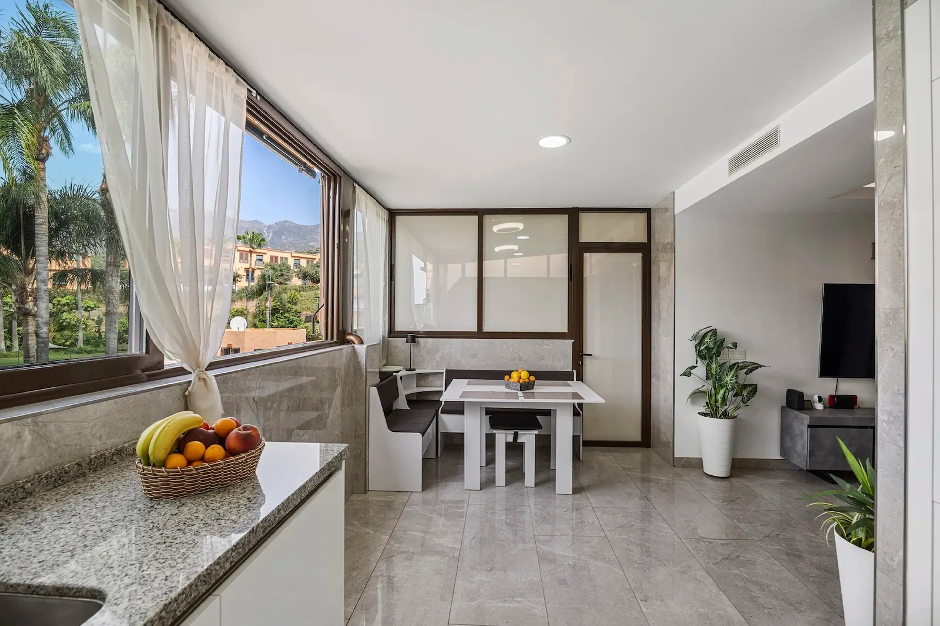 3-Zimmer-Wohnung mit 35 m² Terrasse und Poolanlage in Marbella - 8