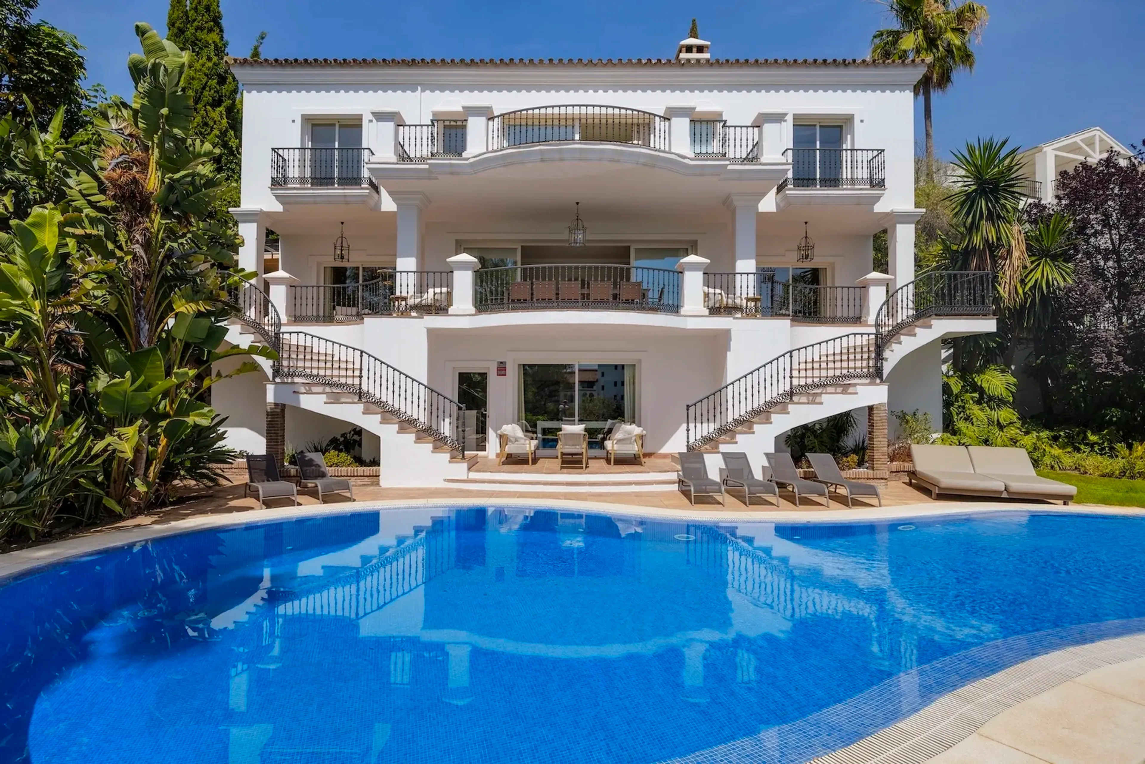 Villa mit 10 Zimmern, Pool und Bergblick in Benahavís - Bild 1