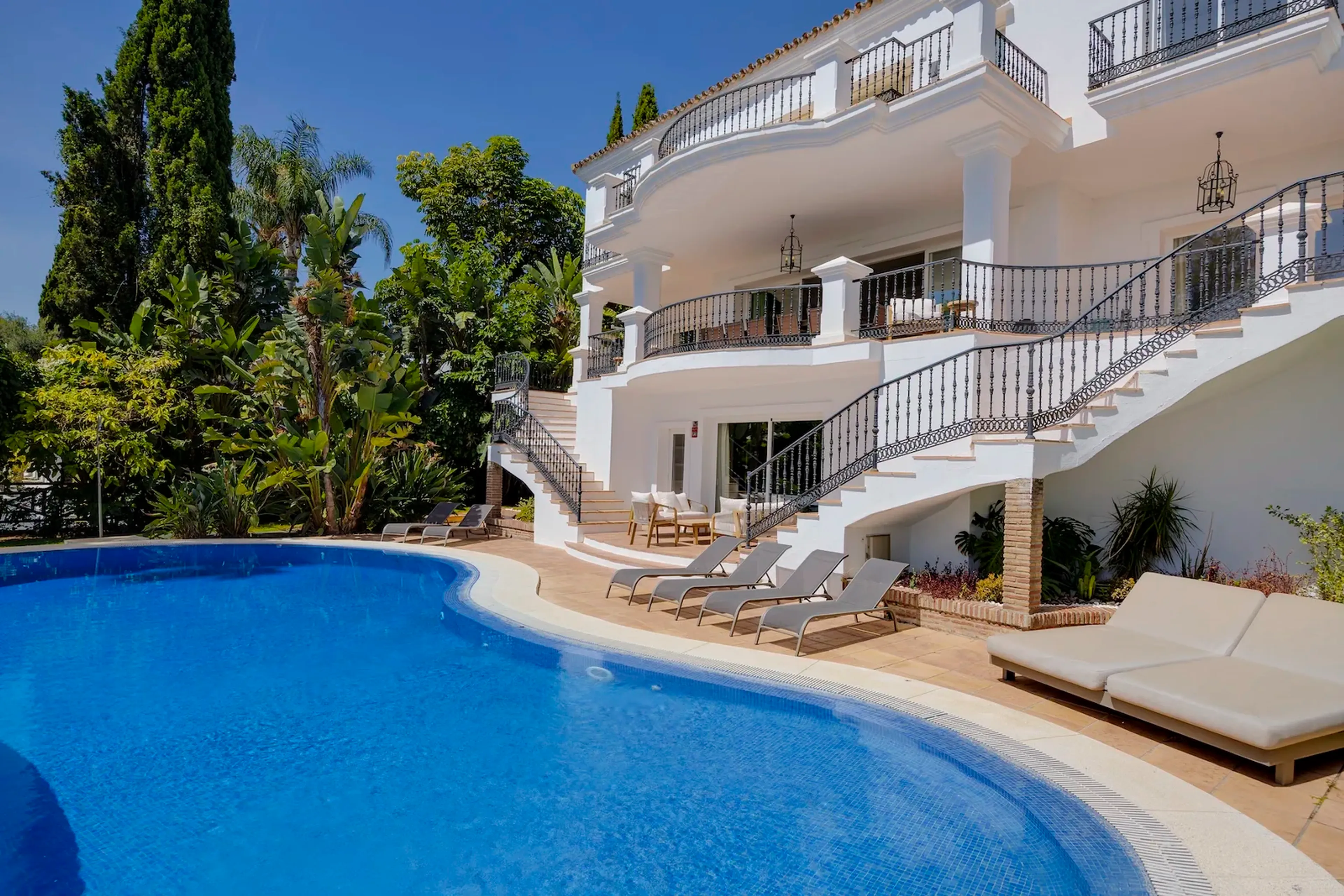 Villa mit 10 Zimmern, Pool und Bergblick in Benahavís - Bild 2