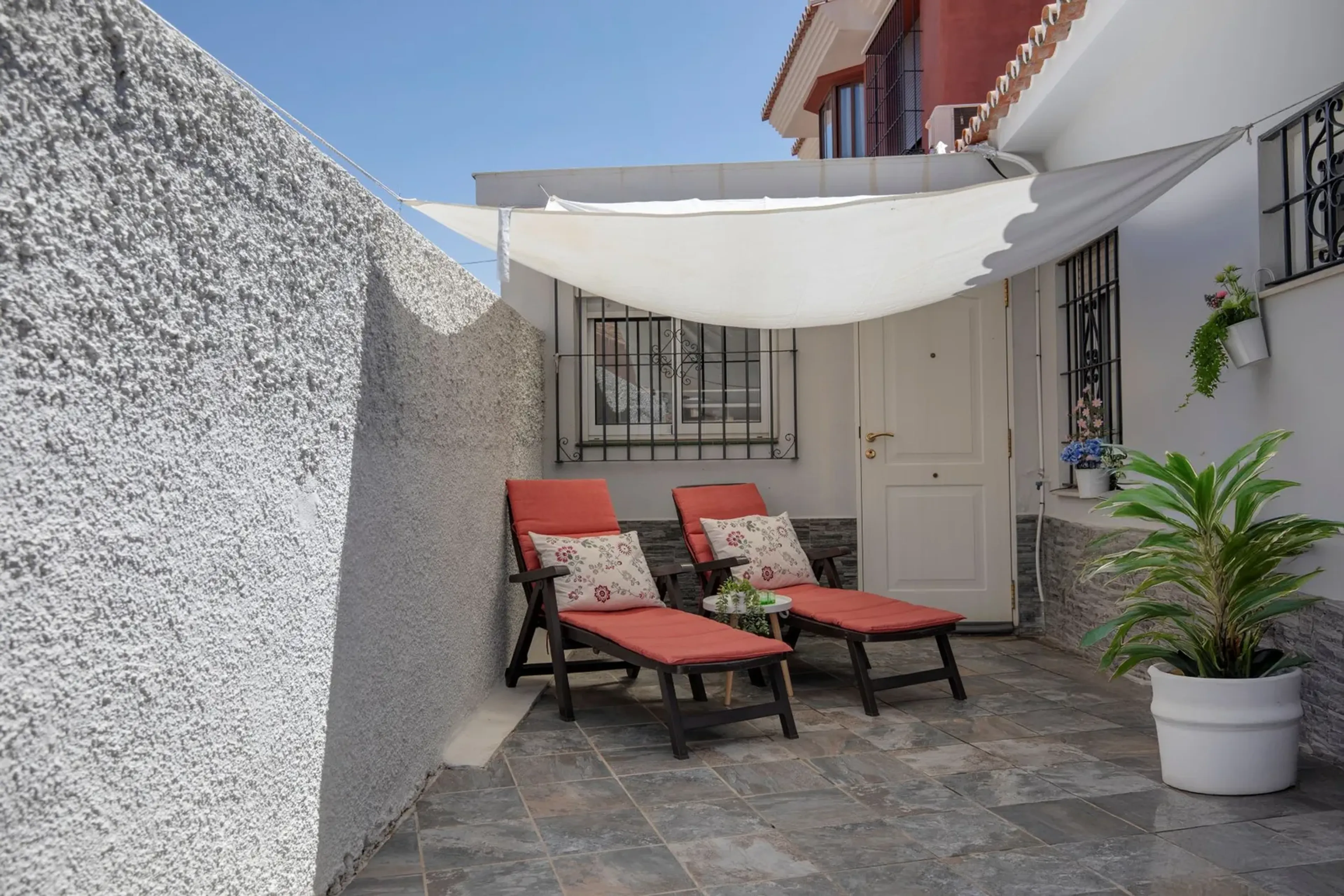 5-Zimmer-Villa auf einer Ebene mit Studio in Los Pacos, Fuengirola - Bild 3