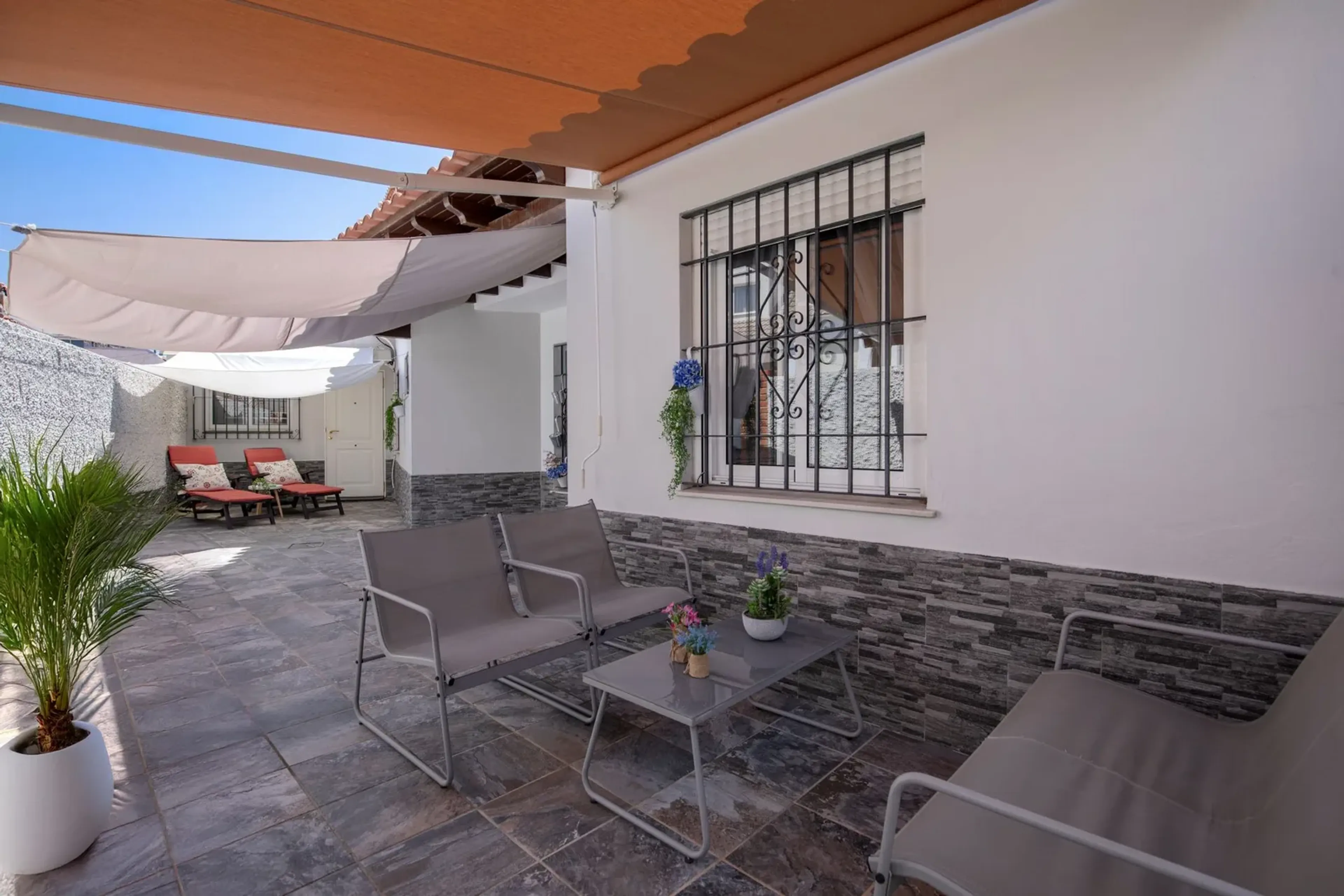 5-Zimmer-Villa auf einer Ebene mit Studio in Los Pacos, Fuengirola - Bild 4