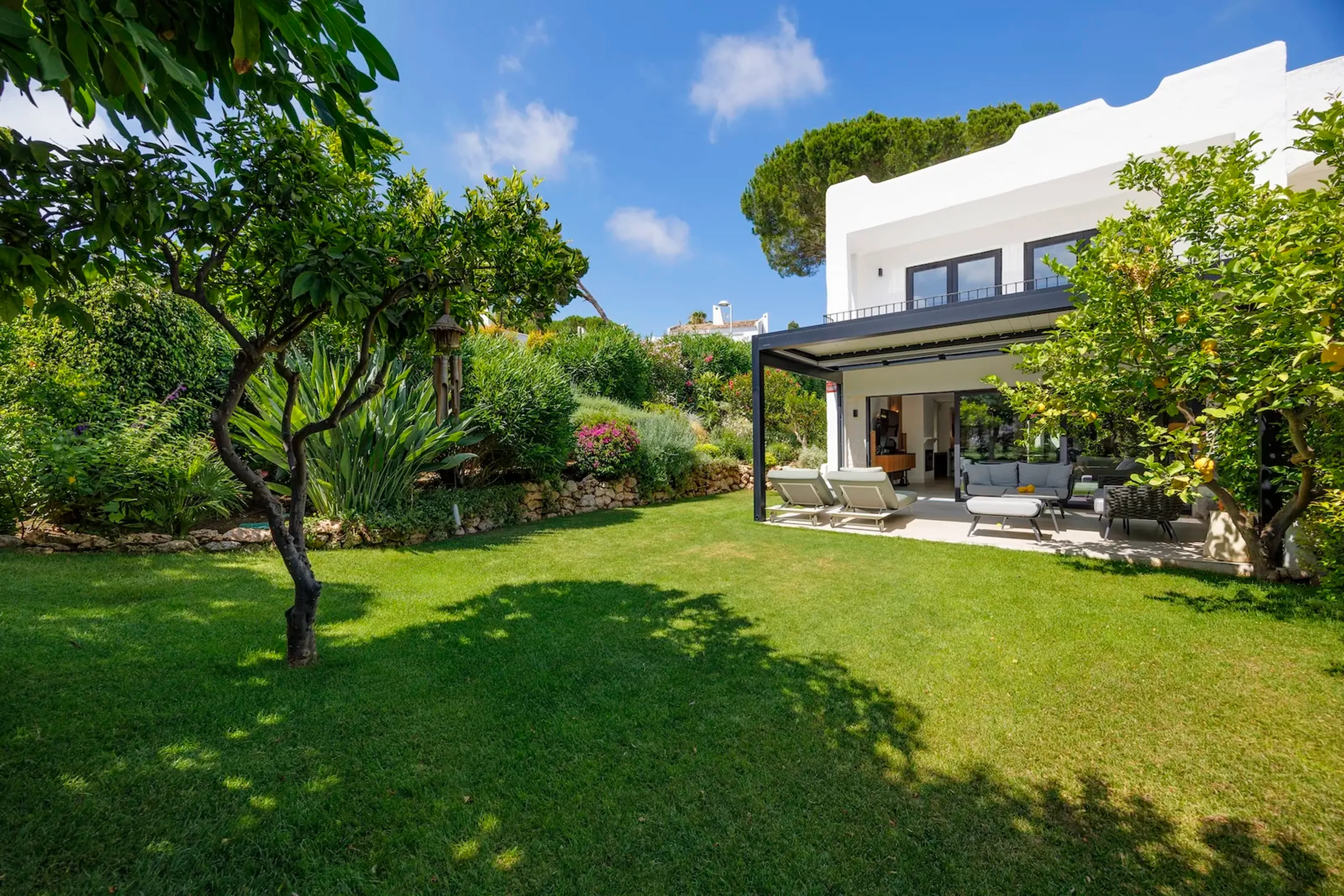 4-Zimmer-Doppelhaushälfte mit Pool-Anlage am Aloha Golf, Marbella - Bild 1