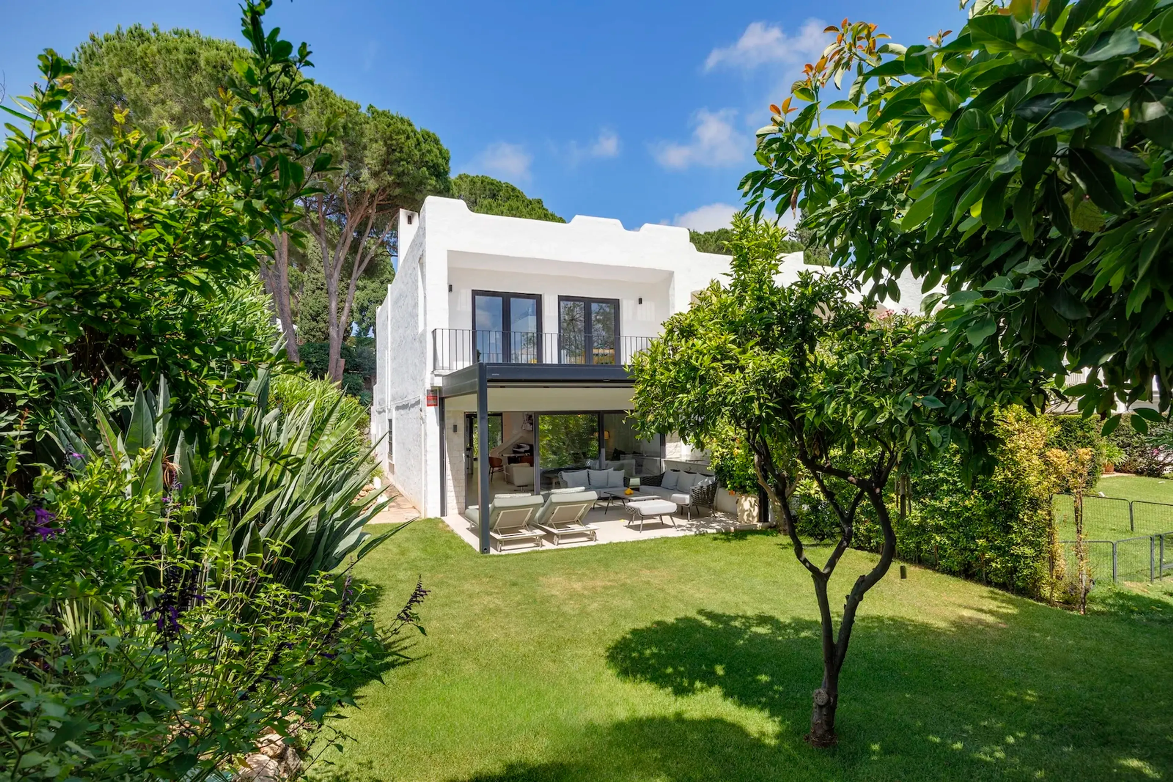 4-Zimmer-Doppelhaushälfte mit Pool-Anlage am Aloha Golf, Marbella - Bild 3