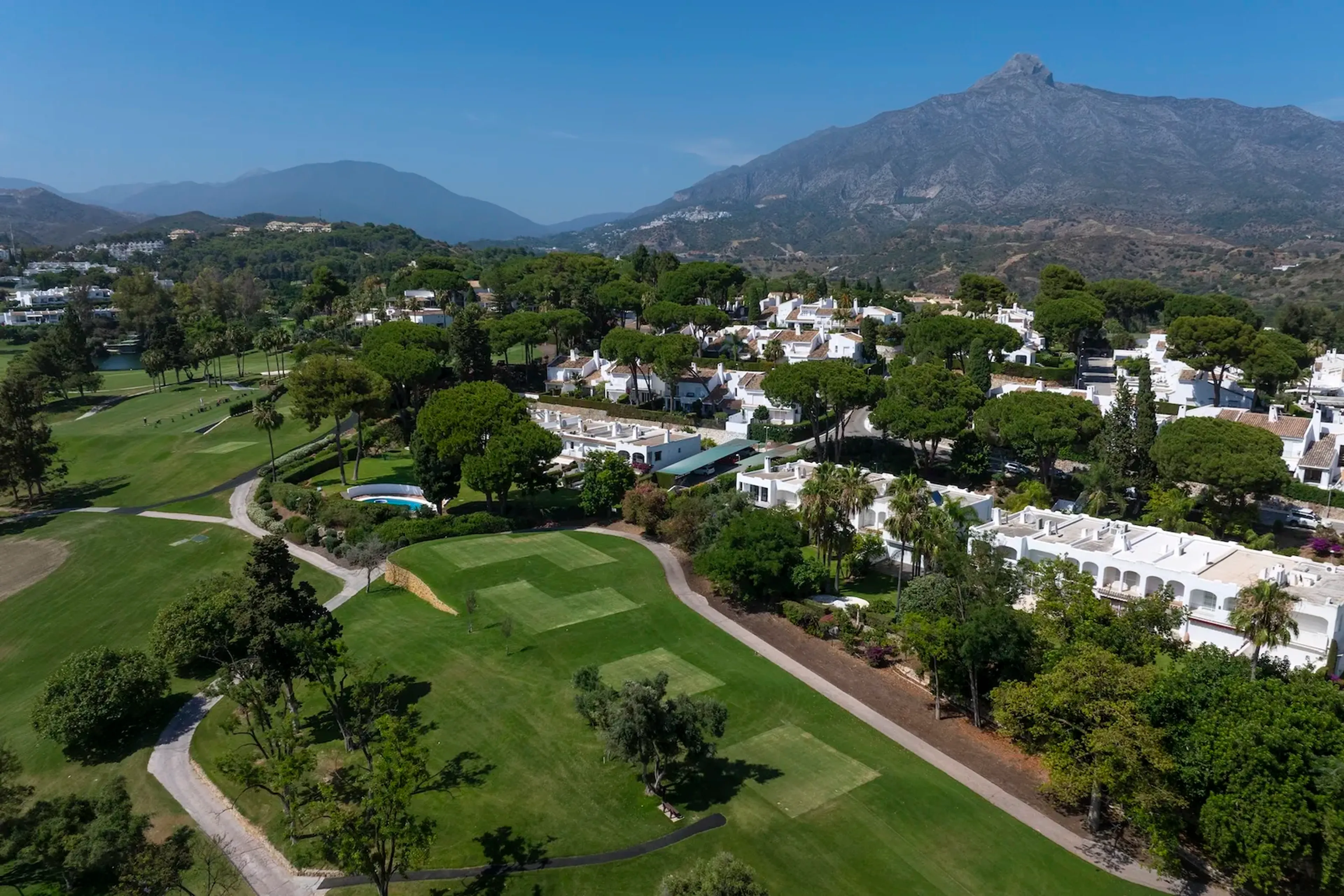 4-Zimmer-Doppelhaushälfte mit Pool-Anlage am Aloha Golf, Marbella - 35