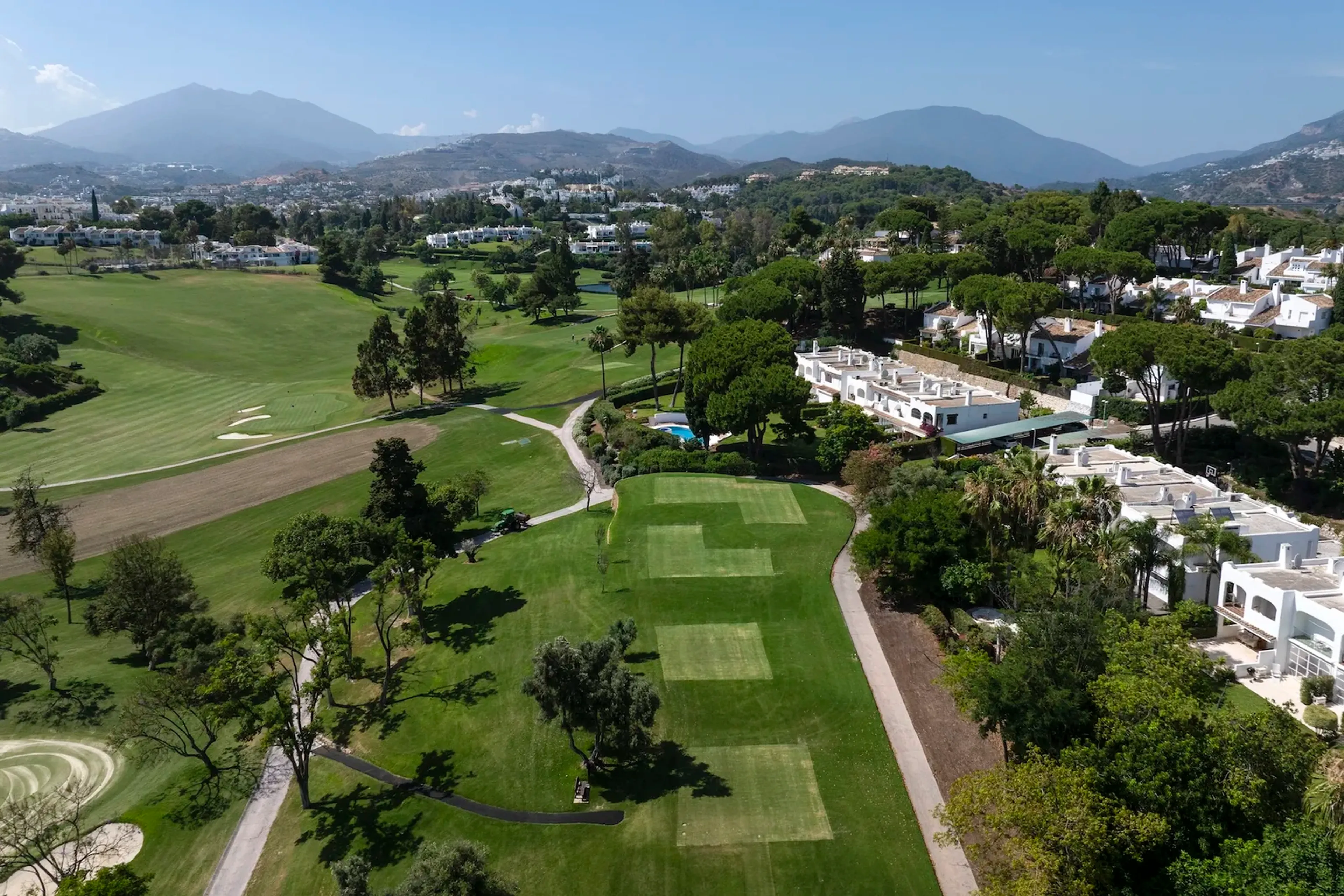 4-Zimmer-Doppelhaushälfte mit Pool-Anlage am Aloha Golf, Marbella - 36