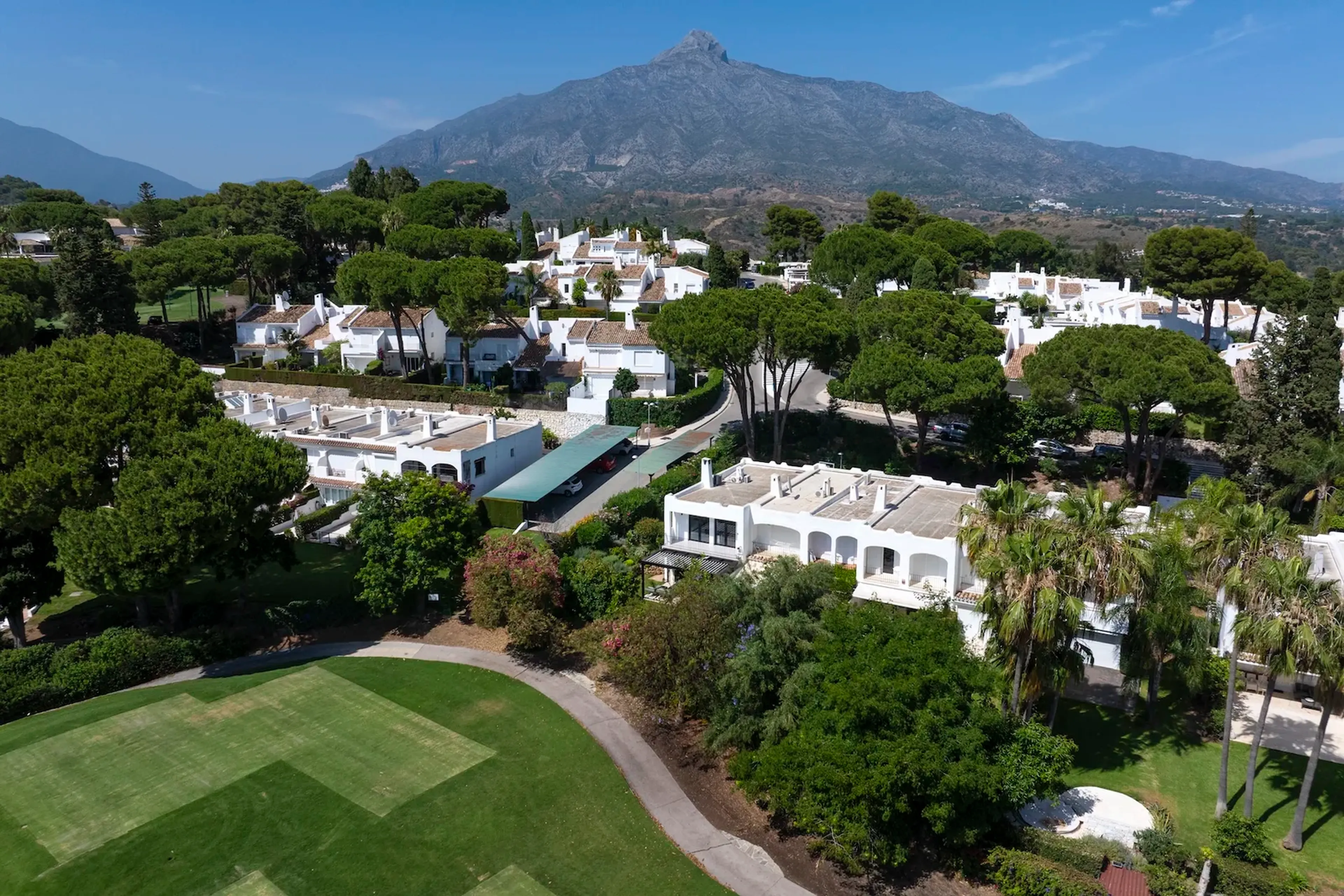 4-Zimmer-Doppelhaushälfte mit Pool-Anlage am Aloha Golf, Marbella - 38