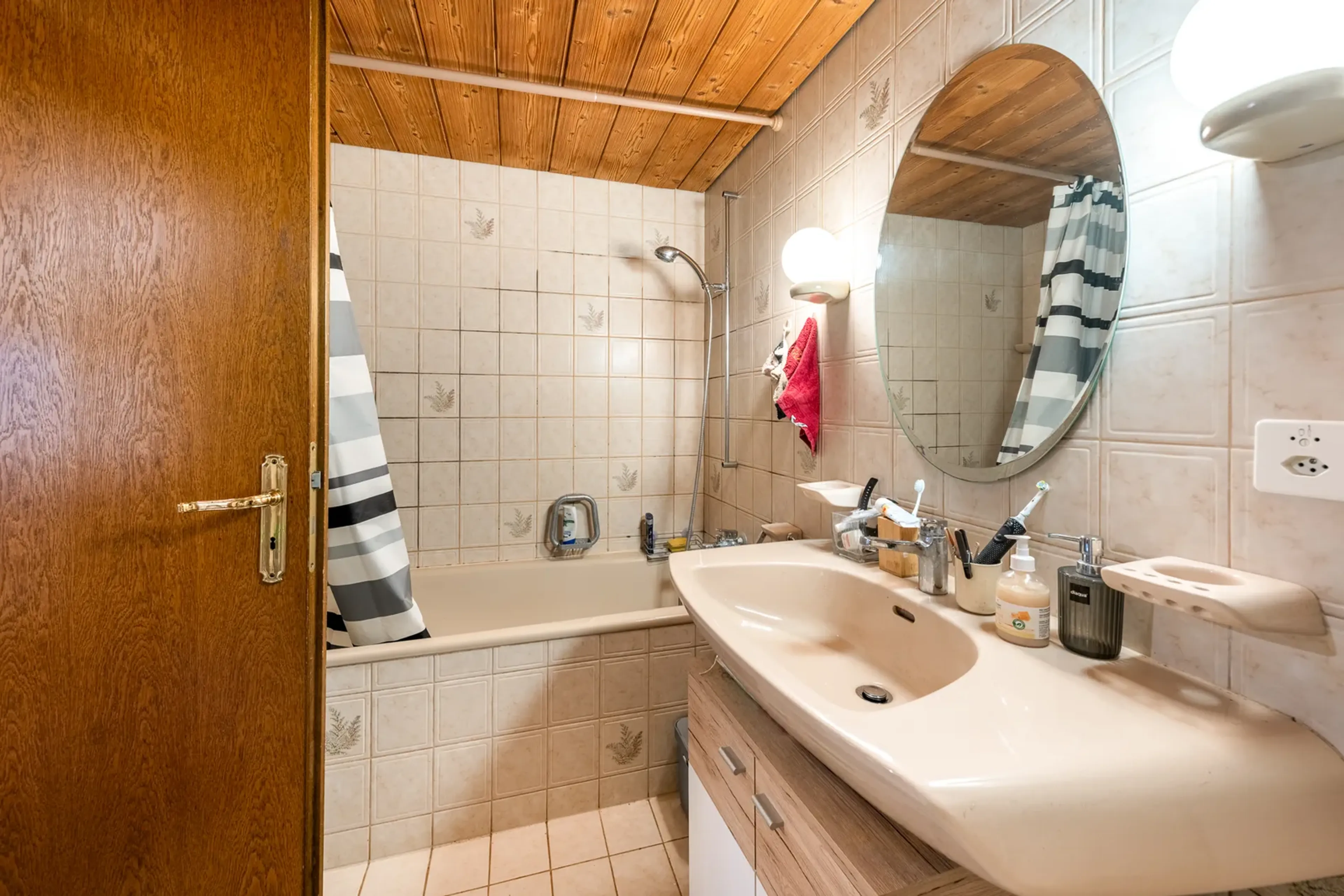 Herrschaftliche Villa mit traumhafter Weitsicht und viel Potenzial - 58