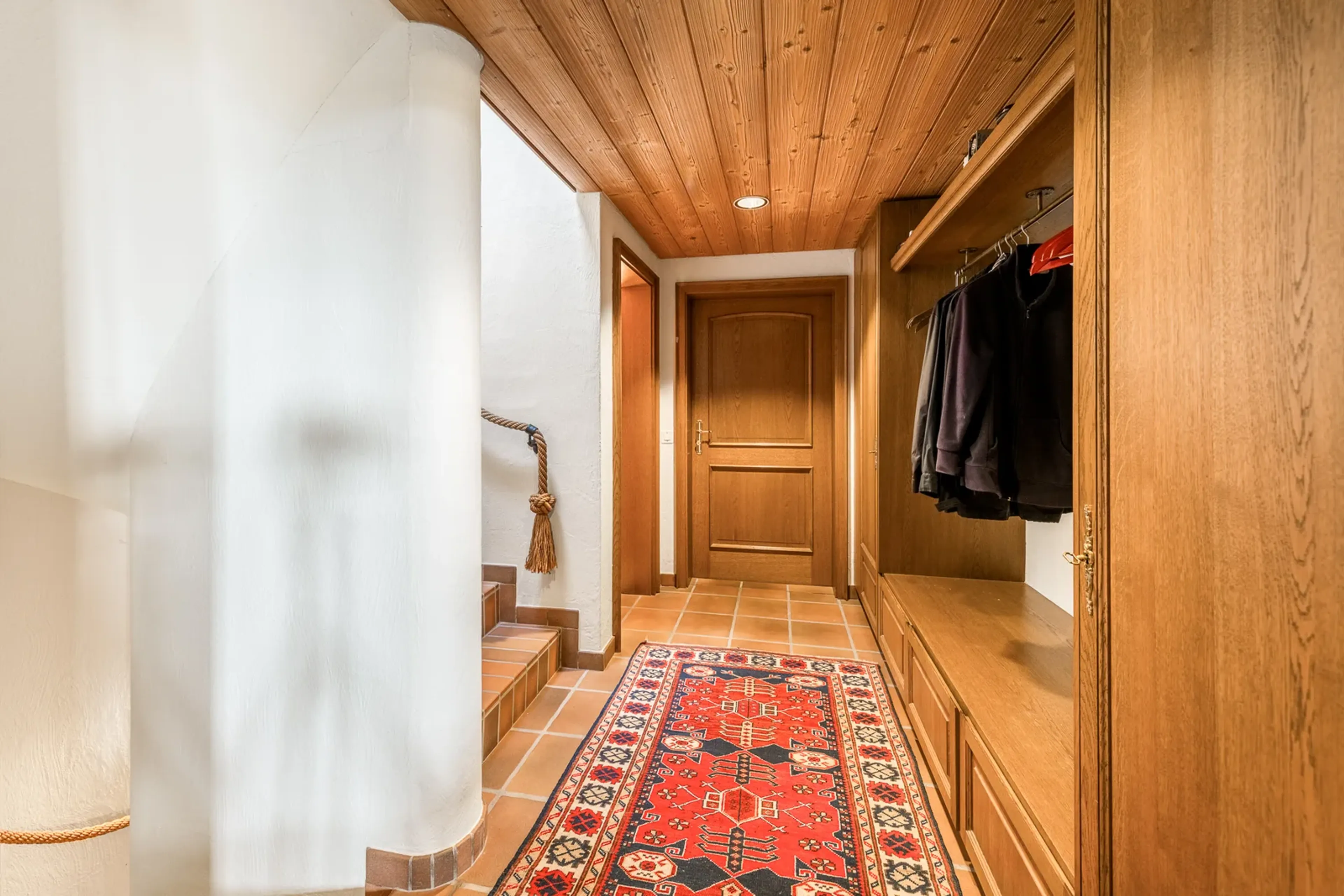 Herrschaftliche Villa mit traumhafter Weitsicht und viel Potenzial - 32