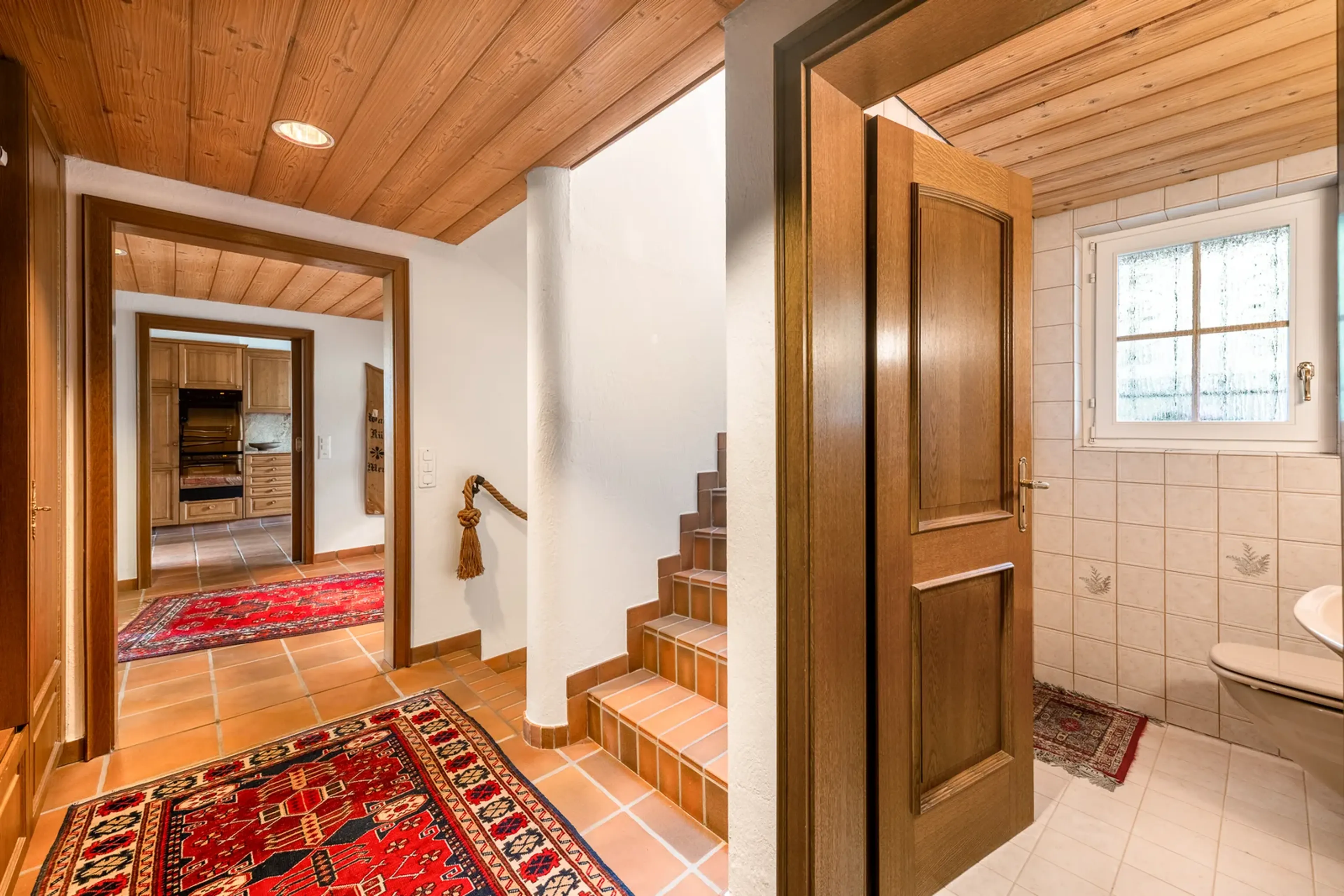Herrschaftliche Villa mit traumhafter Weitsicht und viel Potenzial - 8