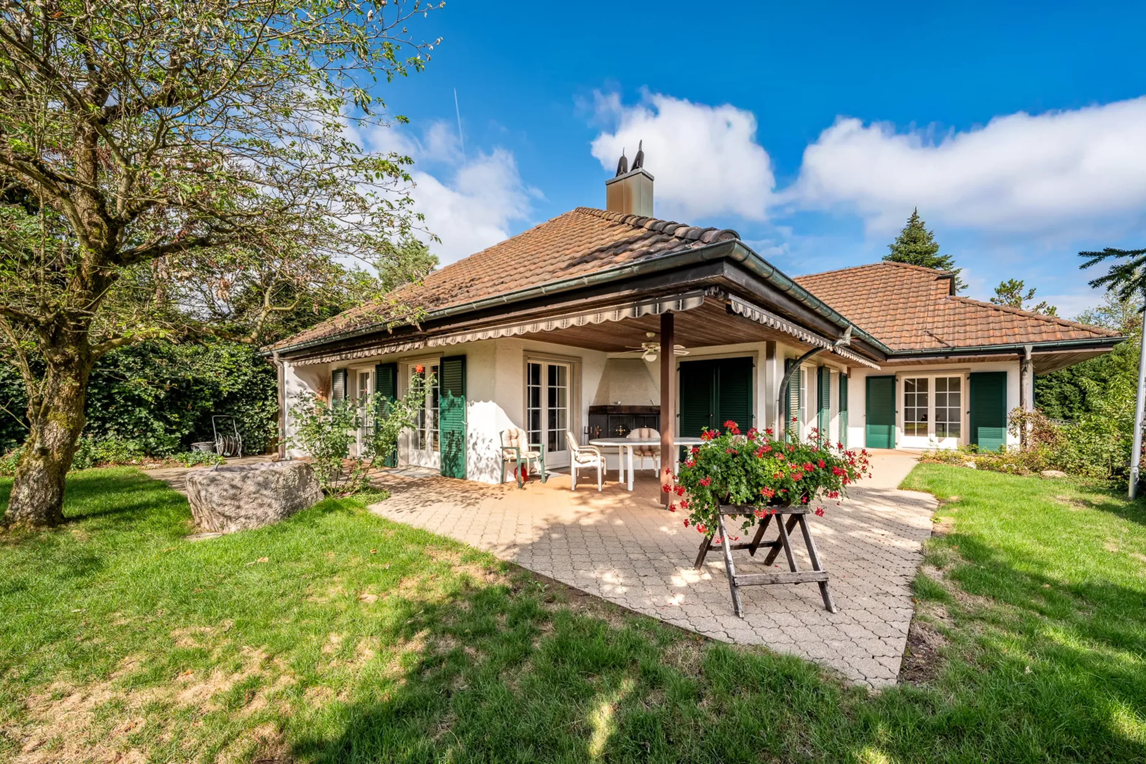 Herrschaftliche Villa mit traumhafter Weitsicht und viel Potenzial - 3