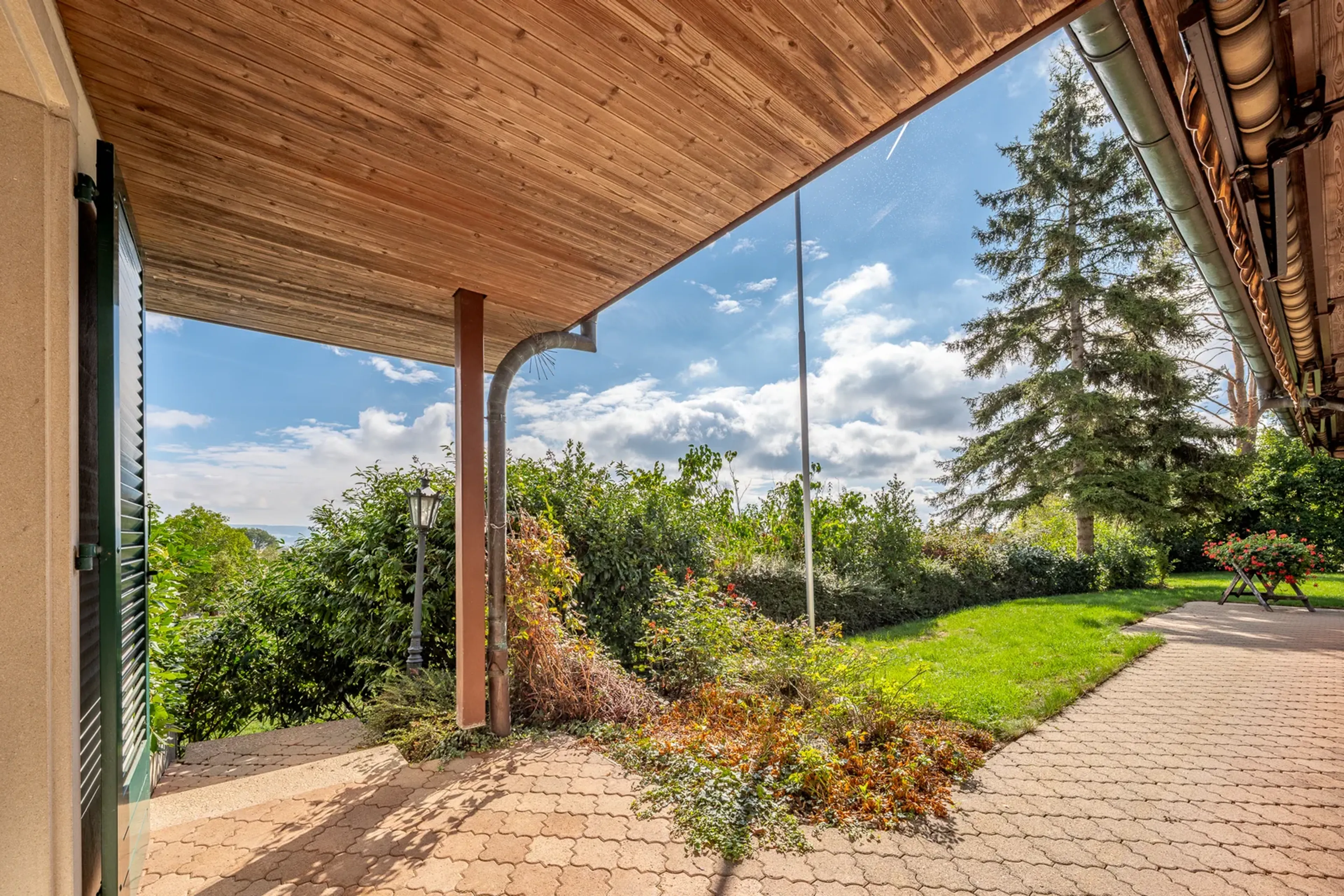 Herrschaftliche Villa mit traumhafter Weitsicht und viel Potenzial - 19