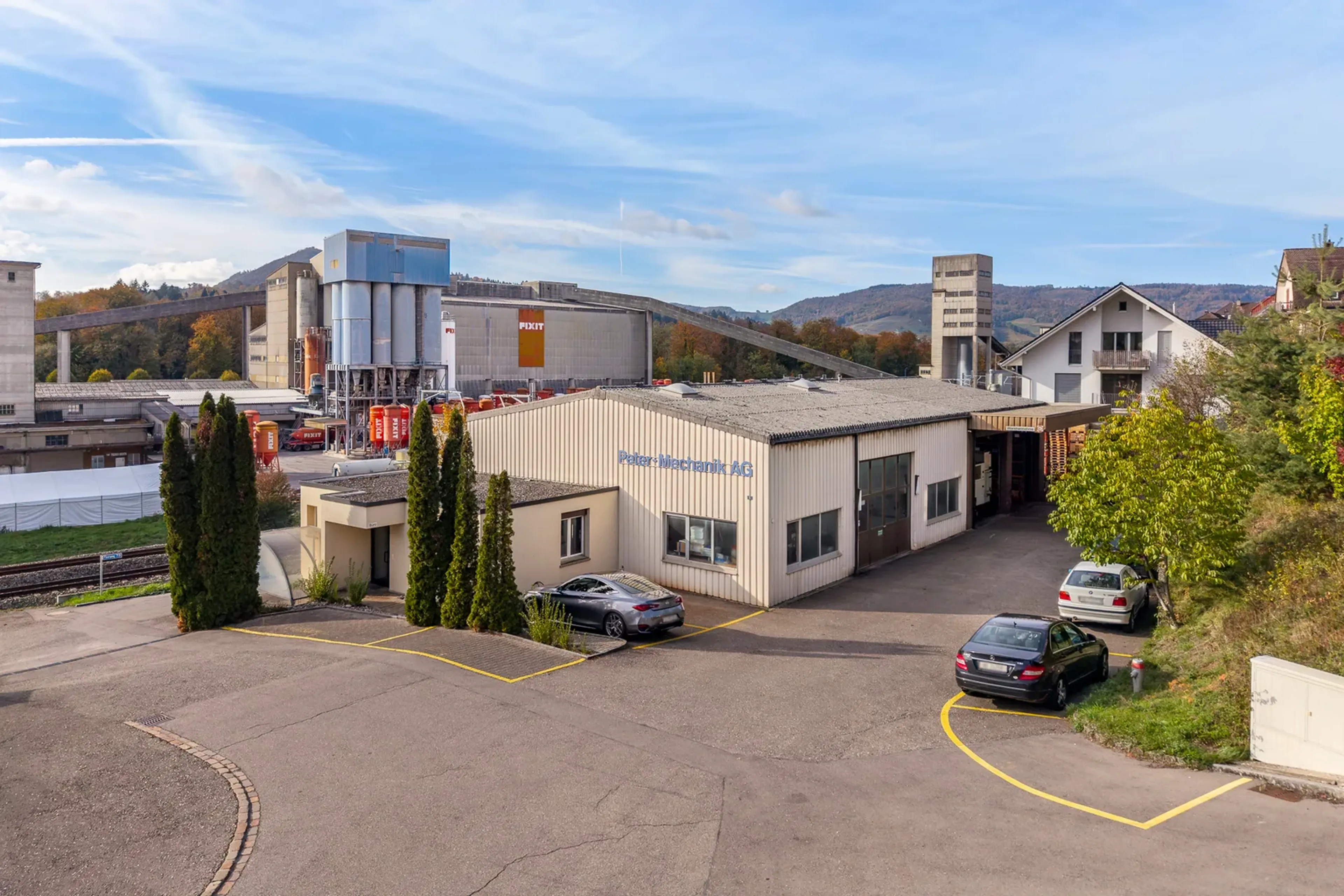 Vielseitige Gewerbeliegenschaft mit Ausbaupotenzial in Holderbank AG - 3