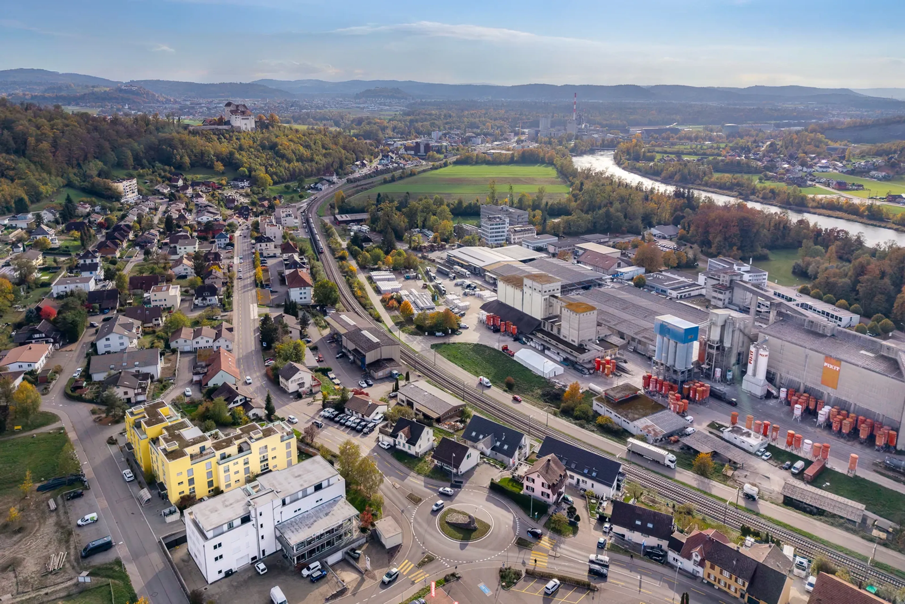 Vielseitige Gewerbeliegenschaft mit Ausbaupotenzial in Holderbank AG - 10