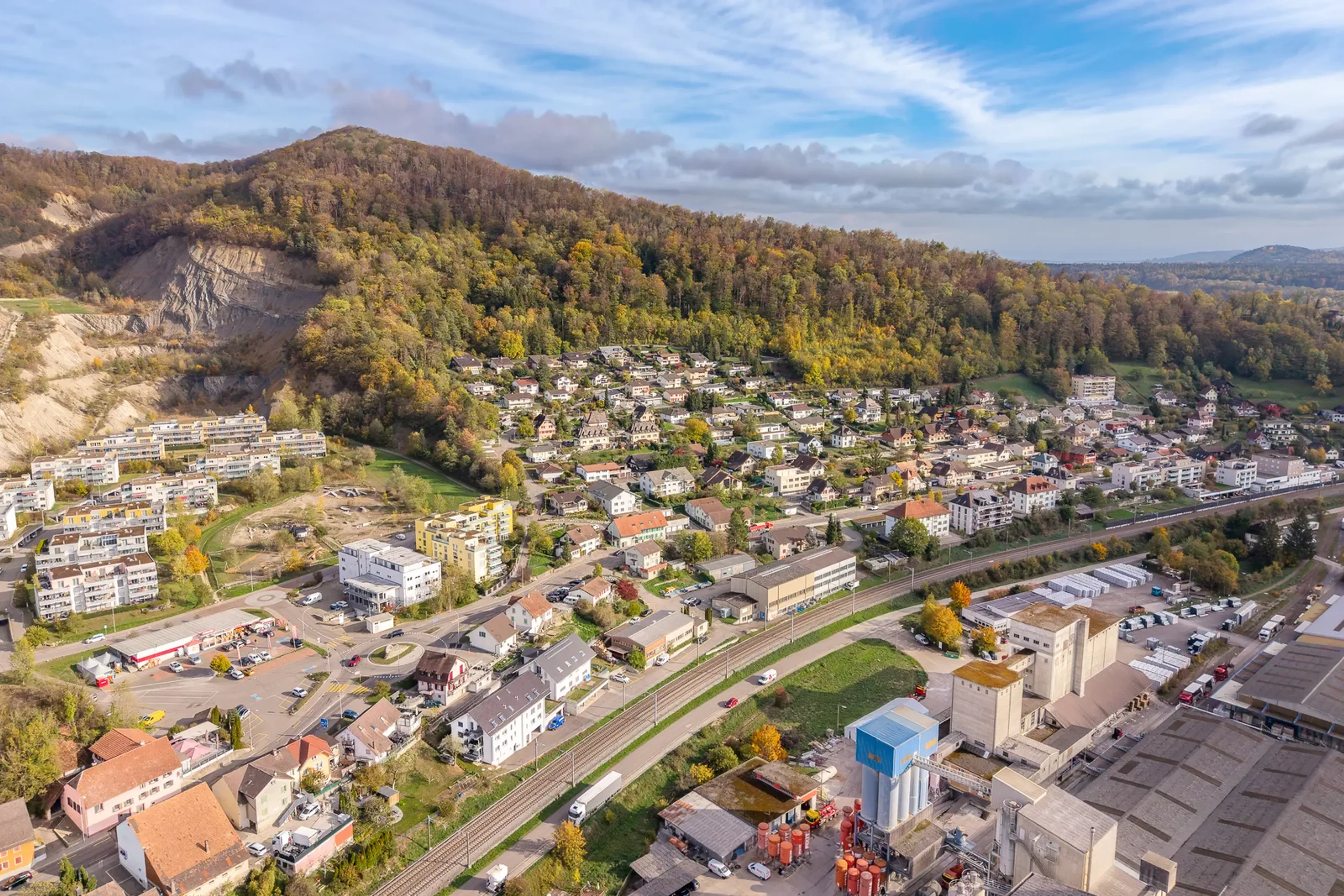 Vielseitige Gewerbeliegenschaft mit Ausbaupotenzial in Holderbank AG - 11