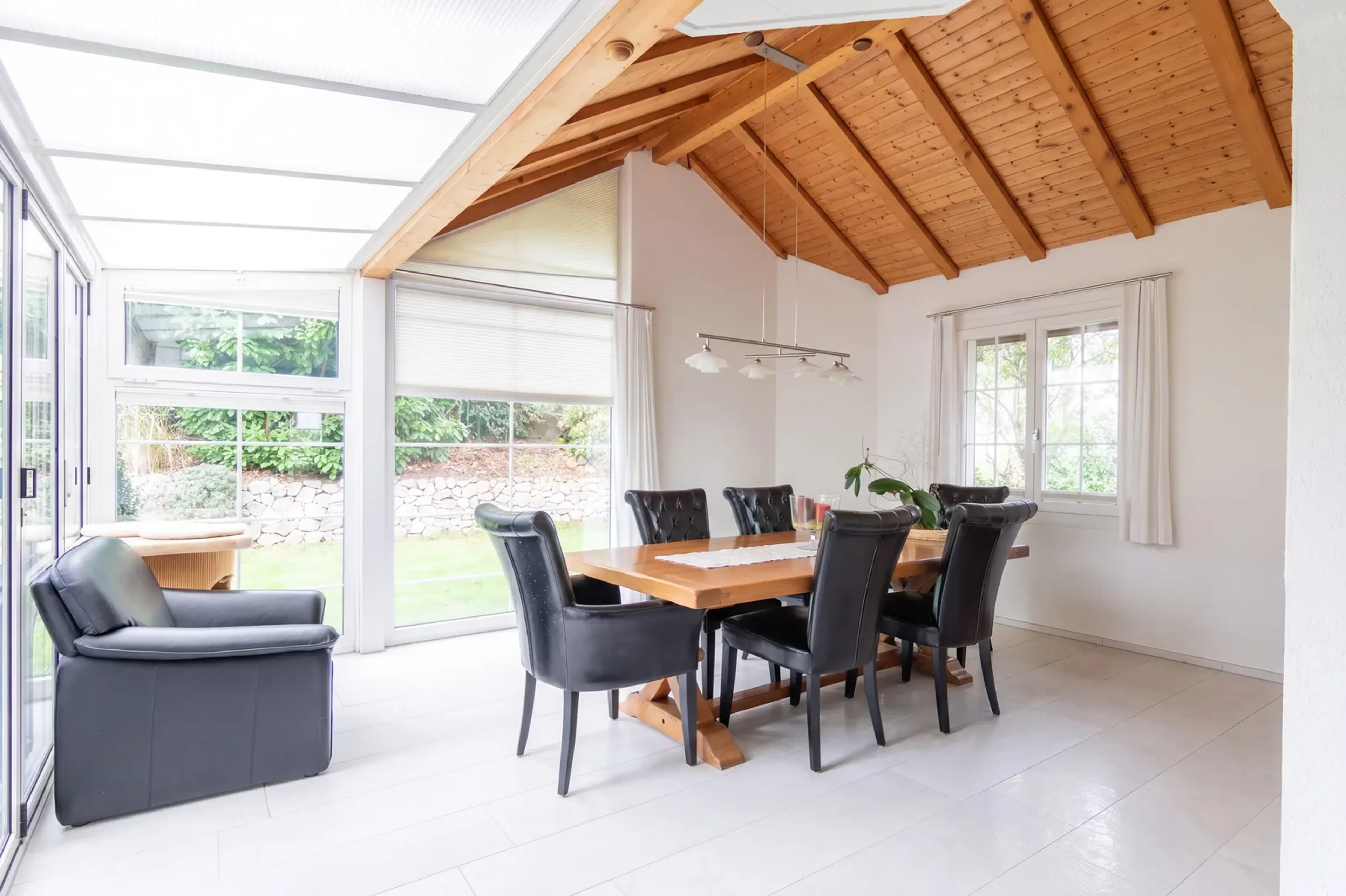5.5-Zimmer-Einfamilienhaus mit Türmchen und Garten in Bergdietikon - 9