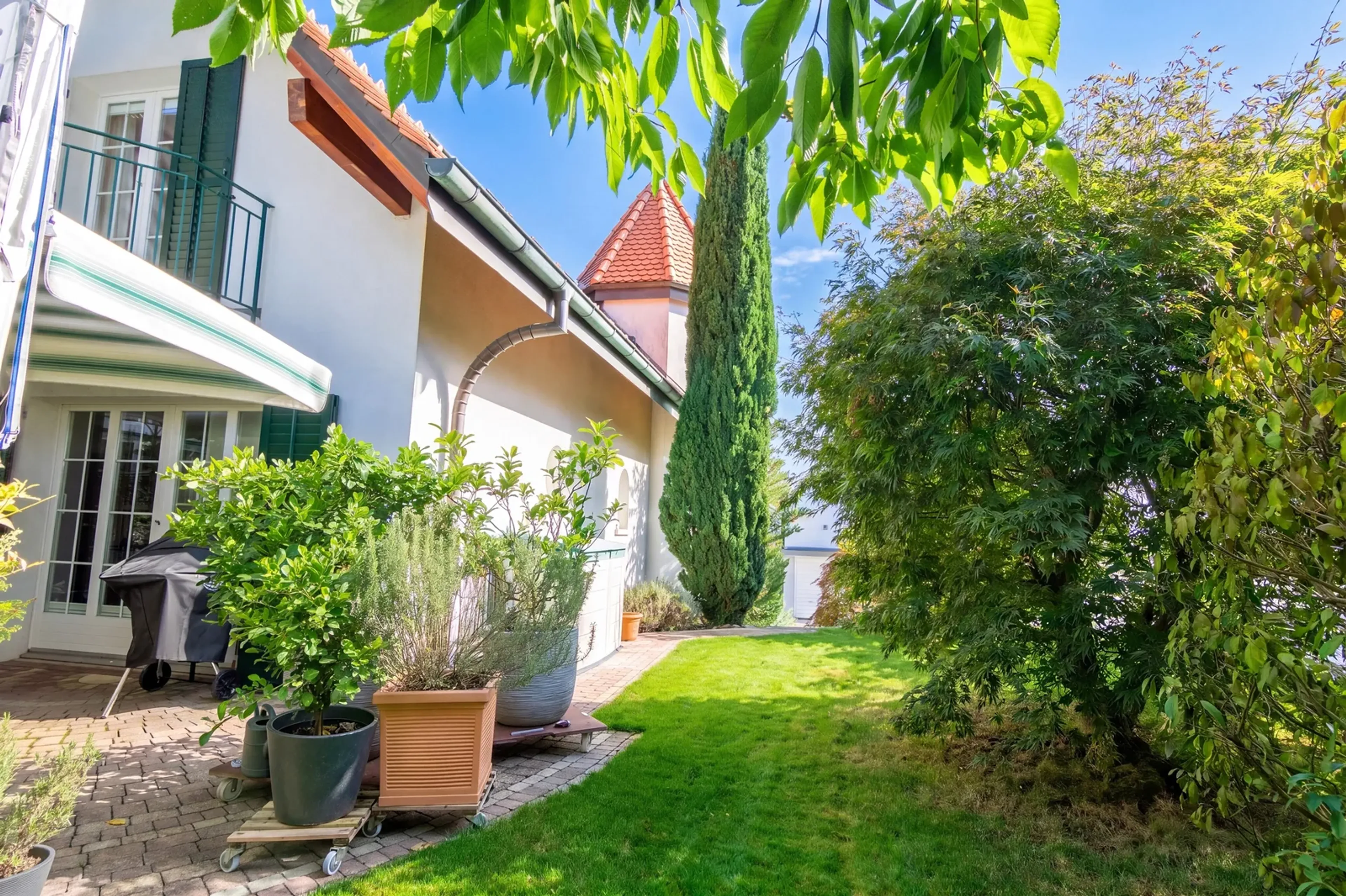 5.5-Zimmer-Einfamilienhaus mit Türmchen und Garten in Bergdietikon - 5