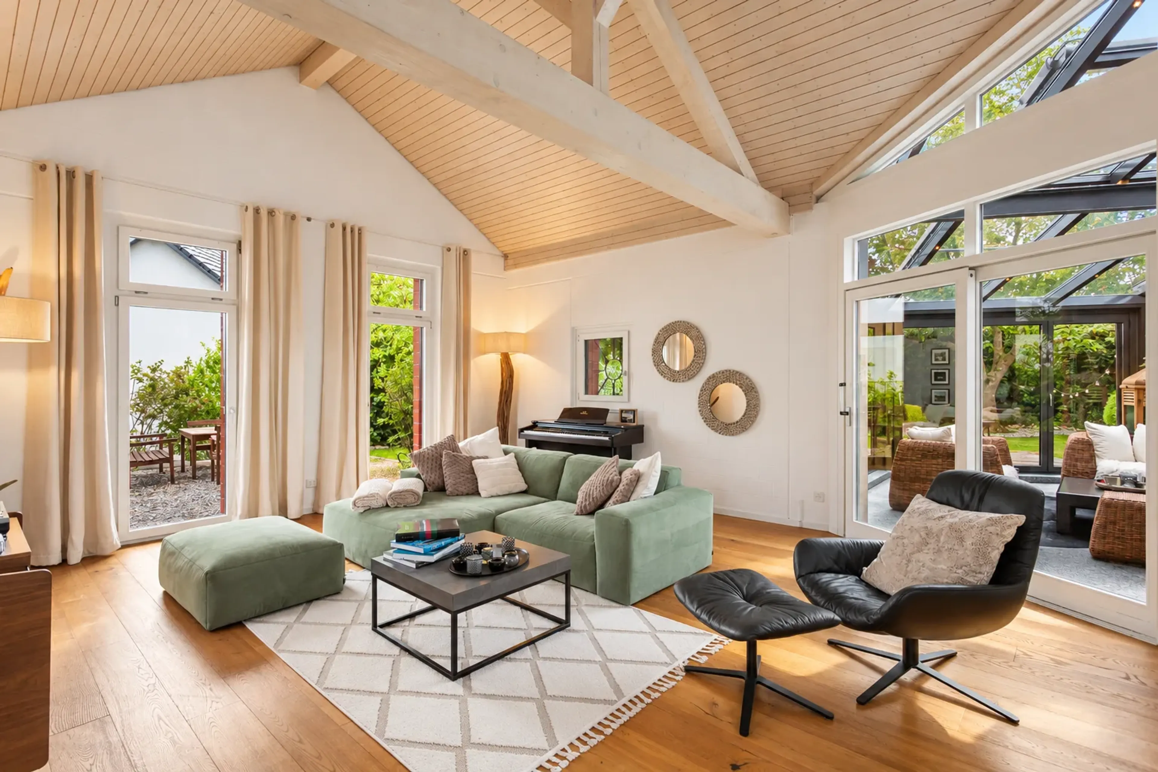 Freistehendes Architektenhaus mit integriertem 1.5 Zimmer Studio - 4