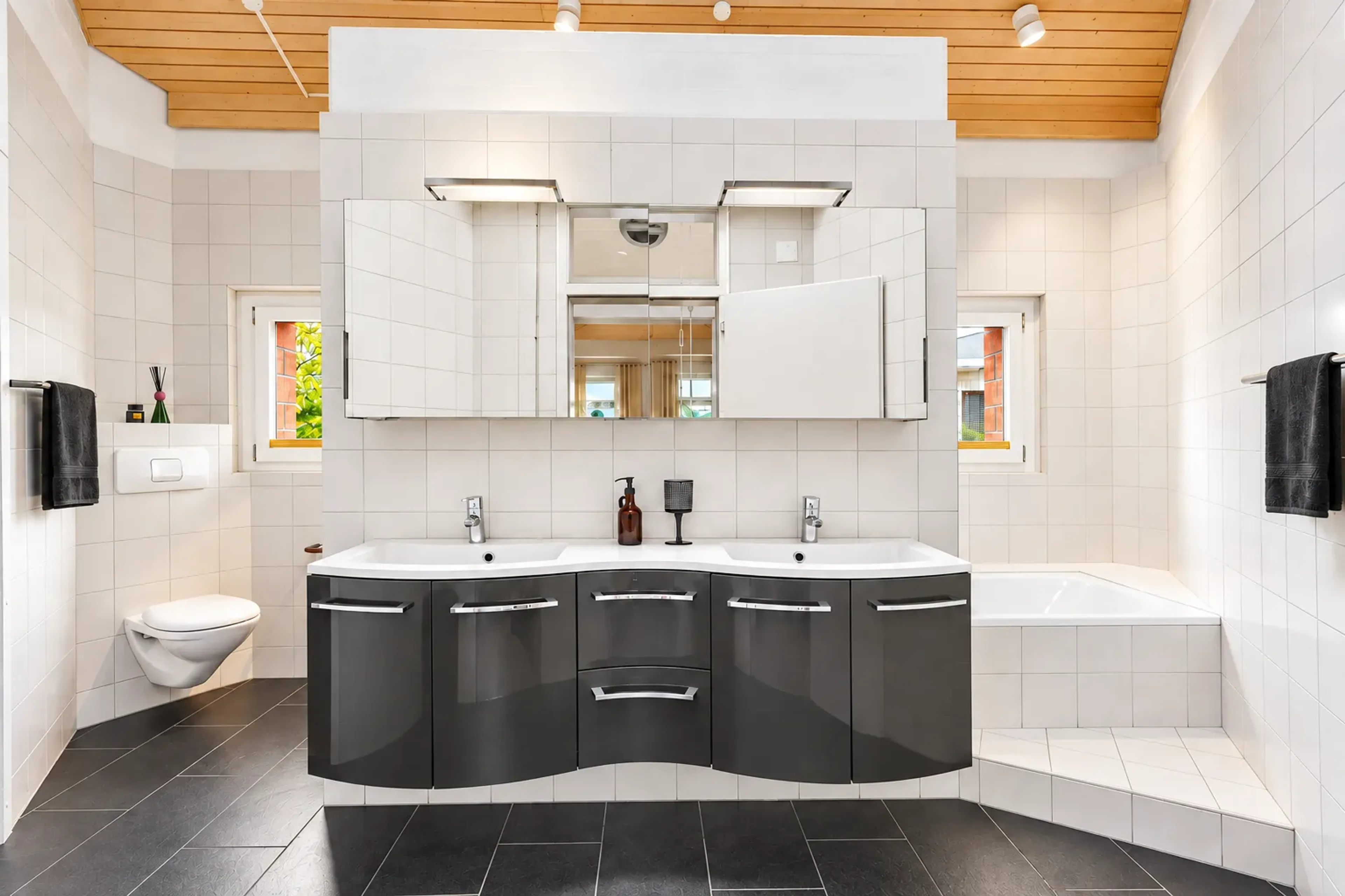 Freistehendes Architektenhaus mit integriertem 1.5 Zimmer Studio - 6