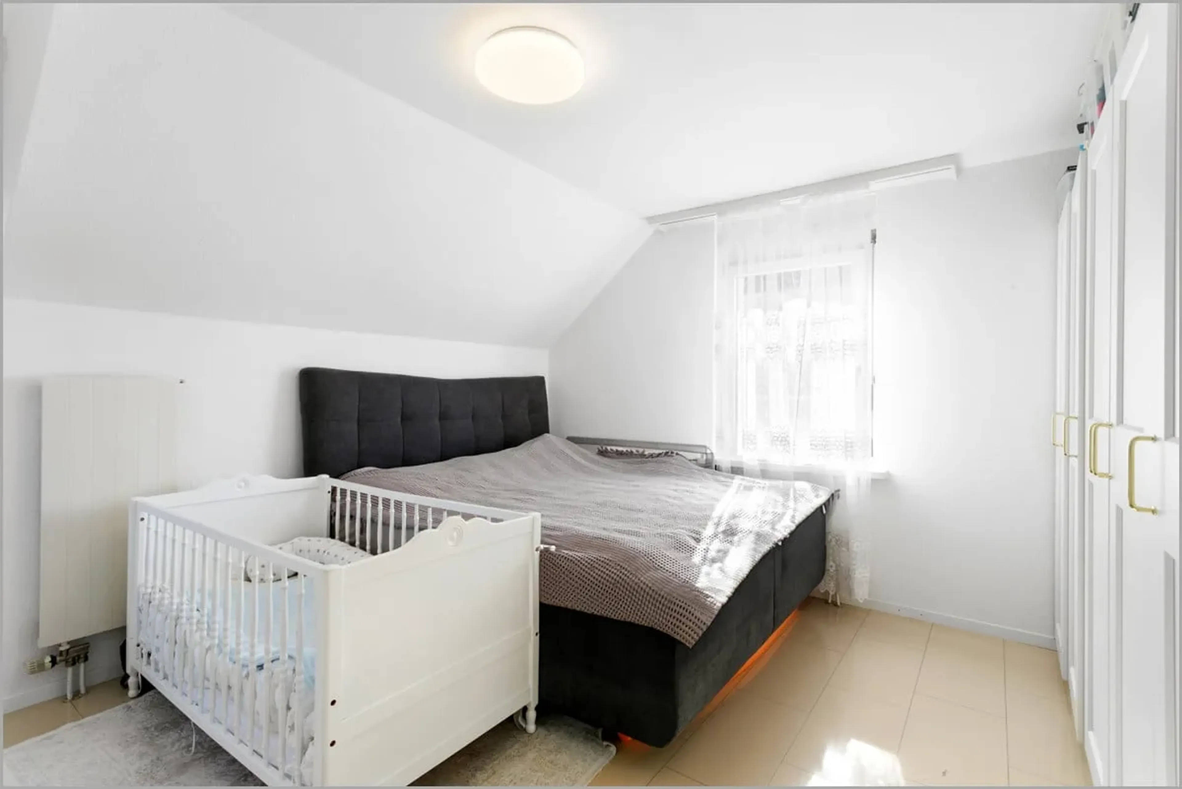 Grosszügige 4.5-Zimmer-Maisonette-Dachwohnung - 9