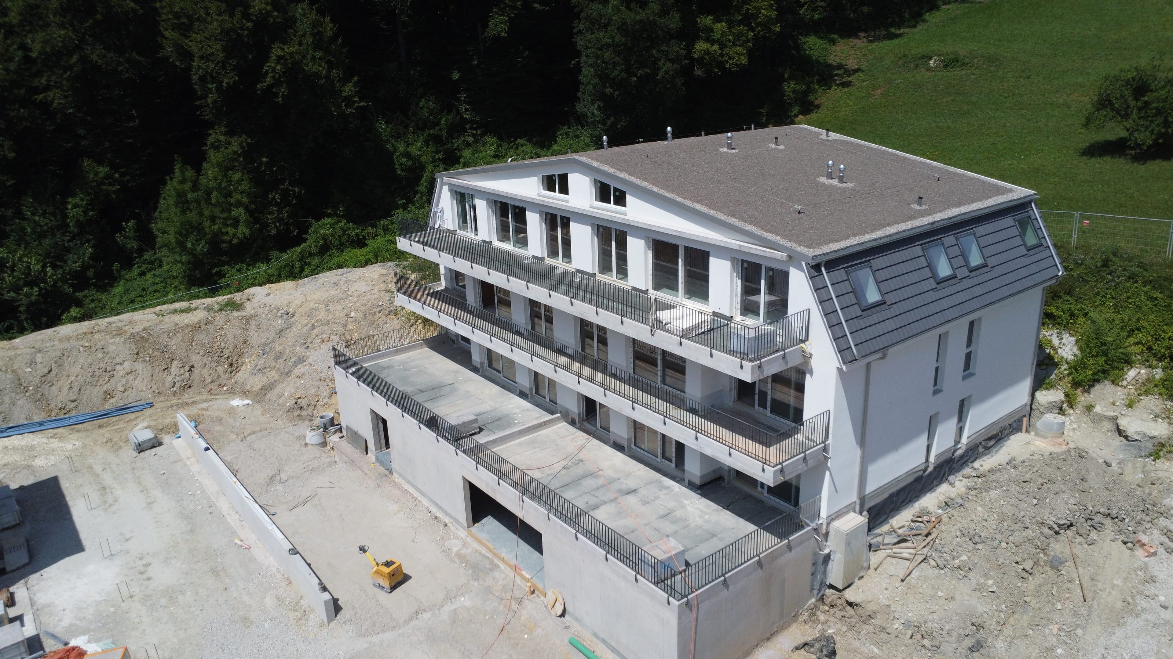 Moderne 4.5-Zimmer-Wohnung mit Terrasse und zusätzlichem Privatgarten - Bild 6