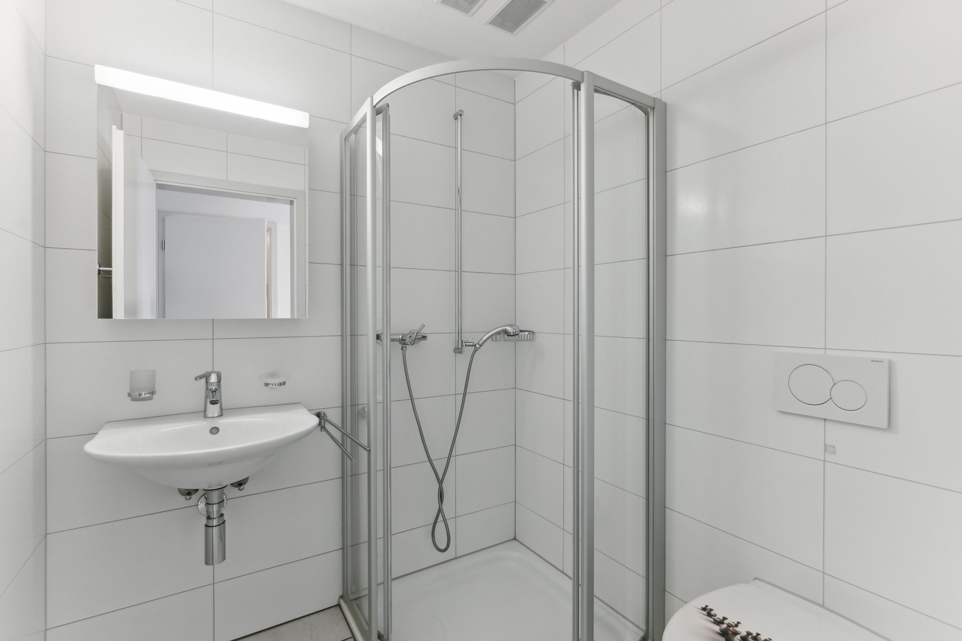Exklusive 5.5-Zimmer Attika-Maisonette in Seengen – Modernes Wohnen auf Zwei Ebenen - - 12