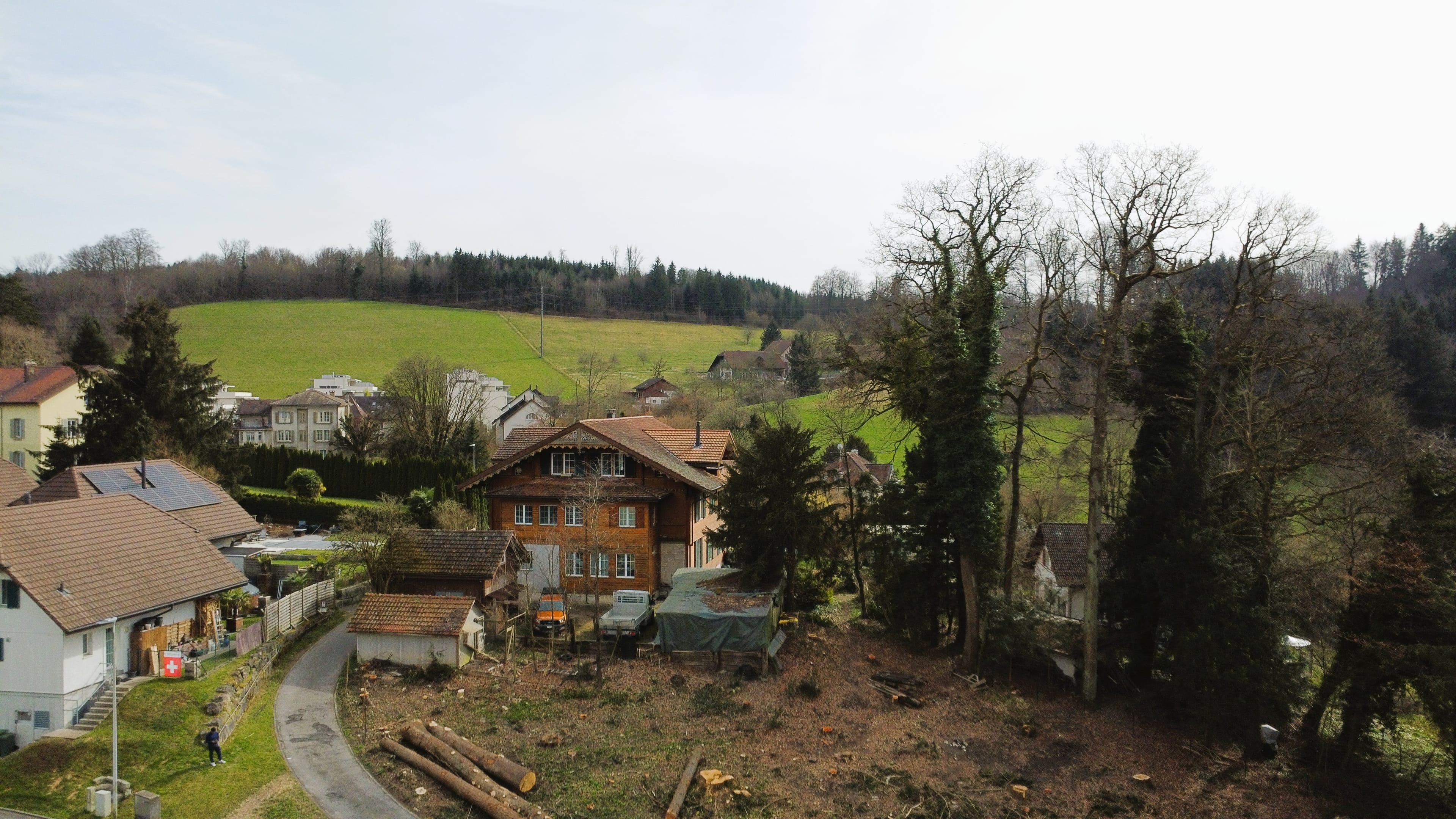 Vollvermietetes MFH mit Potenzial in Safenwil - 3 Einheiten und Bauland! - Bild 3