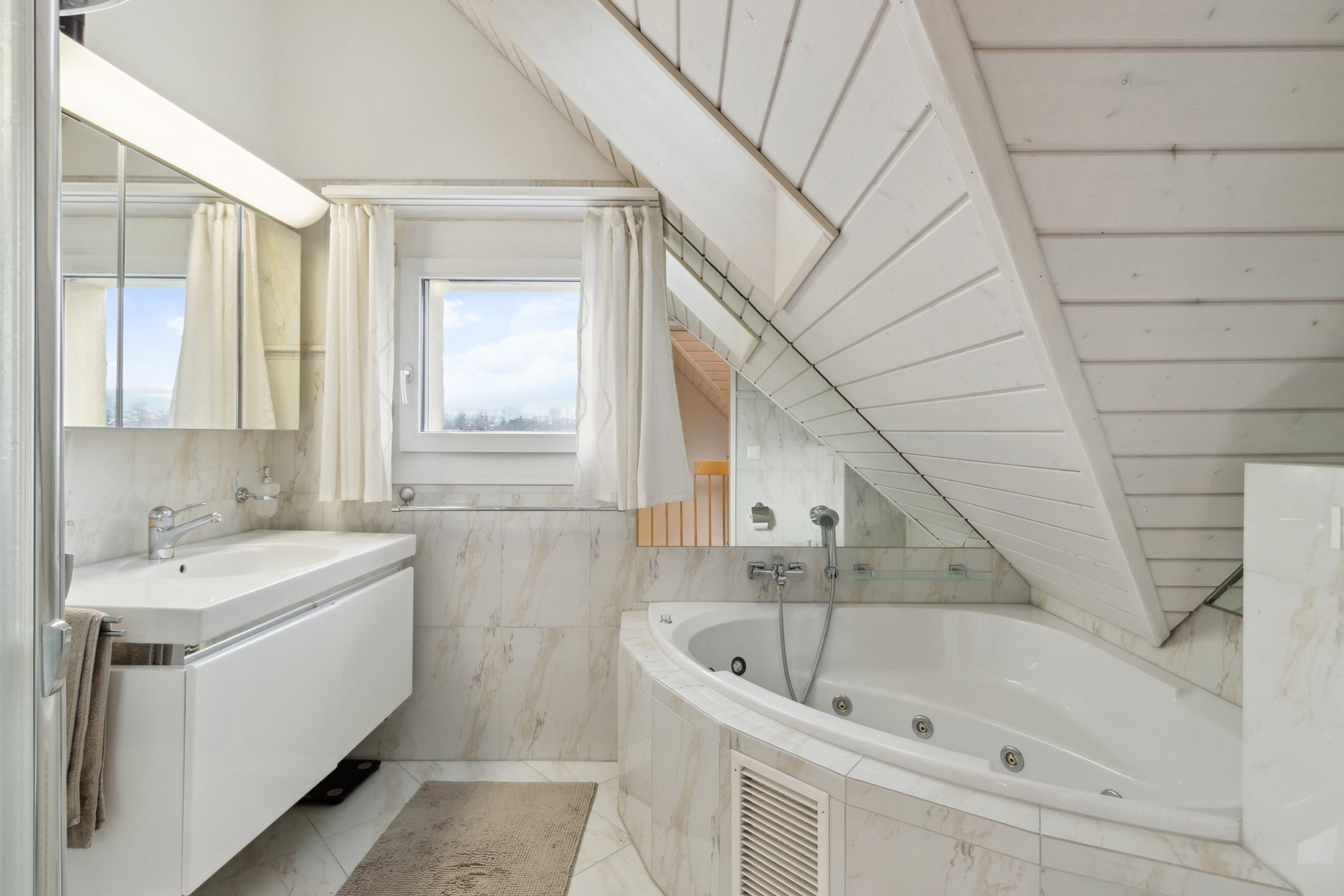 Exklusive 3,5-Zimmer-Wohnung nahe Zürich – modern & stilvoll - 9