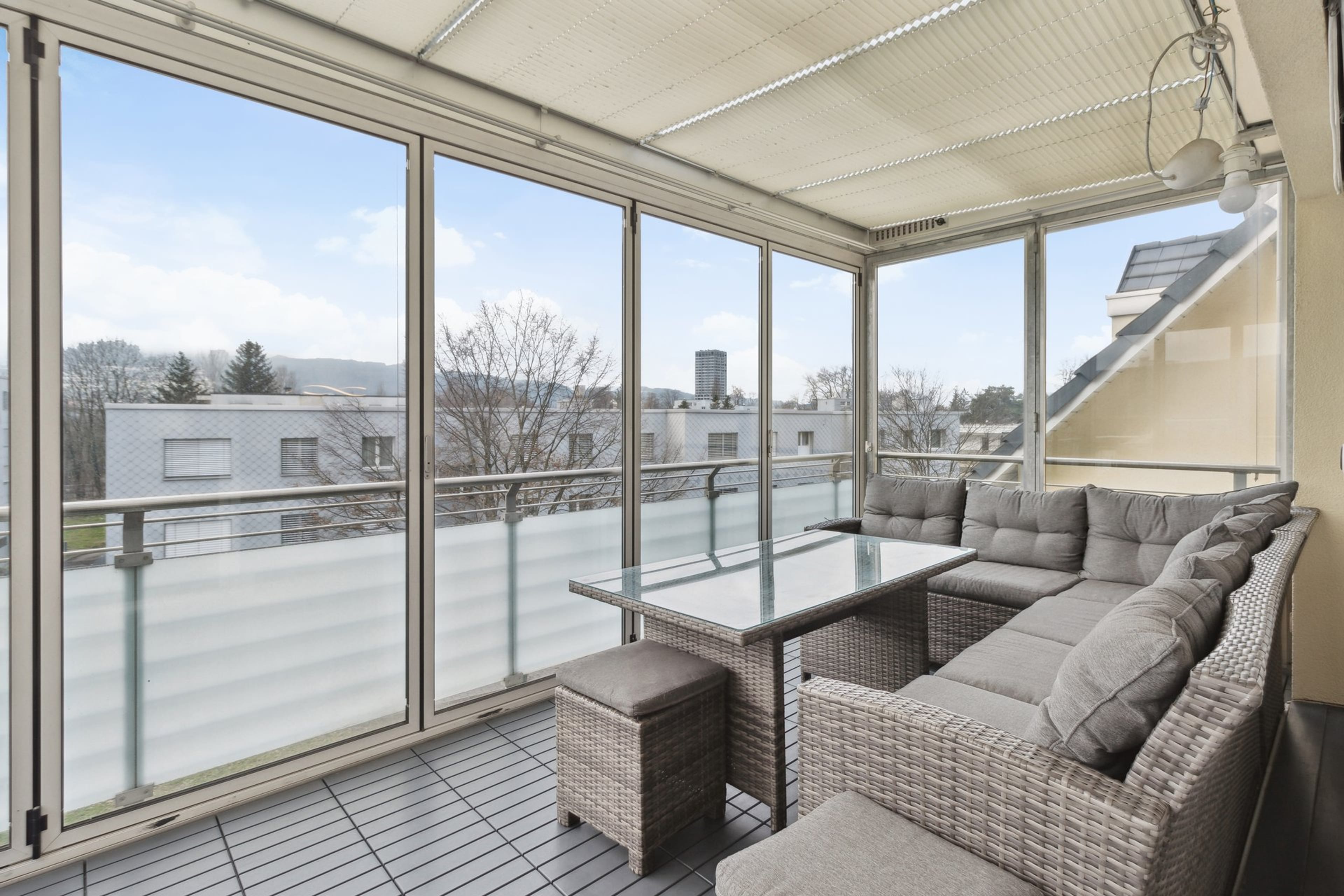 Exklusive 3,5-Zimmer-Wohnung nahe Zürich – modern & stilvoll - Bild 2