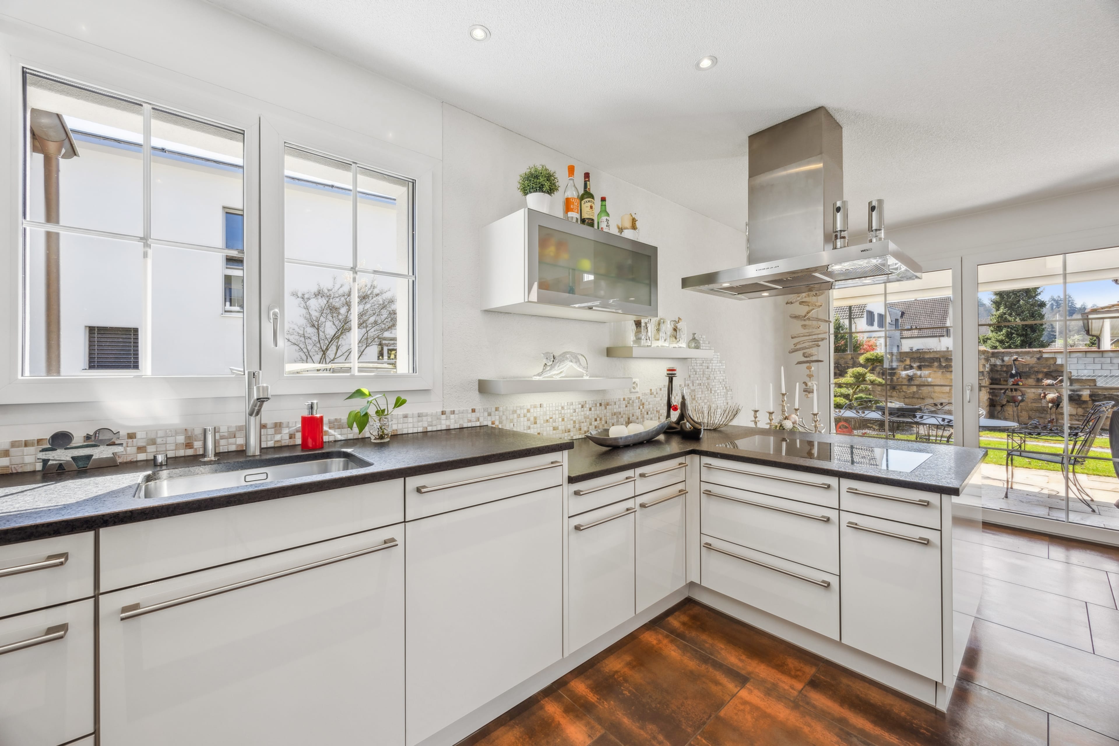 Gepflegtes Einfamilienhaus in Suhr – ruhige Wohnlage, modernes Ambiente und durchdachte Architektur - 4