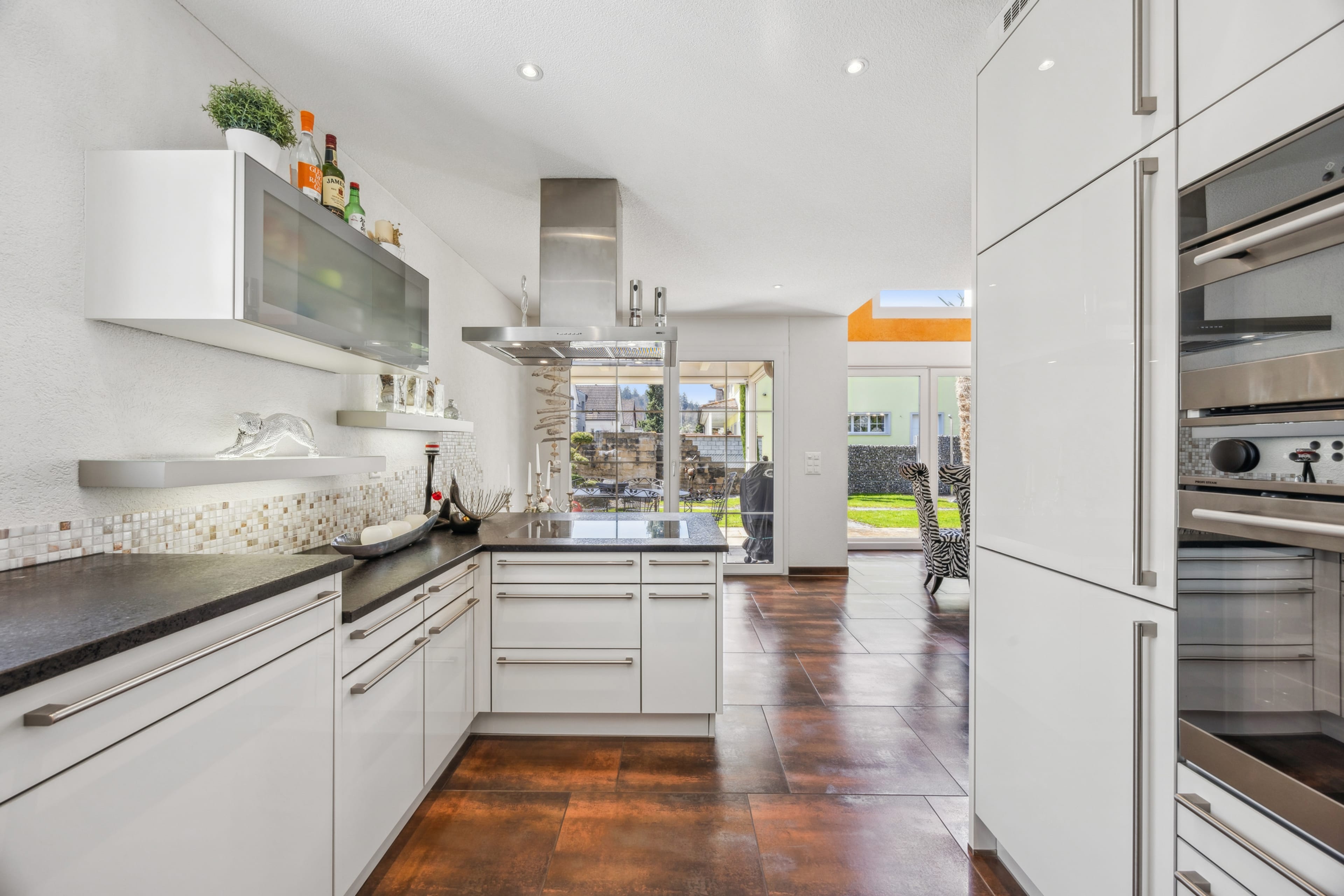 Gepflegtes Einfamilienhaus in Suhr – ruhige Wohnlage, modernes Ambiente und durchdachte Architektur - 21