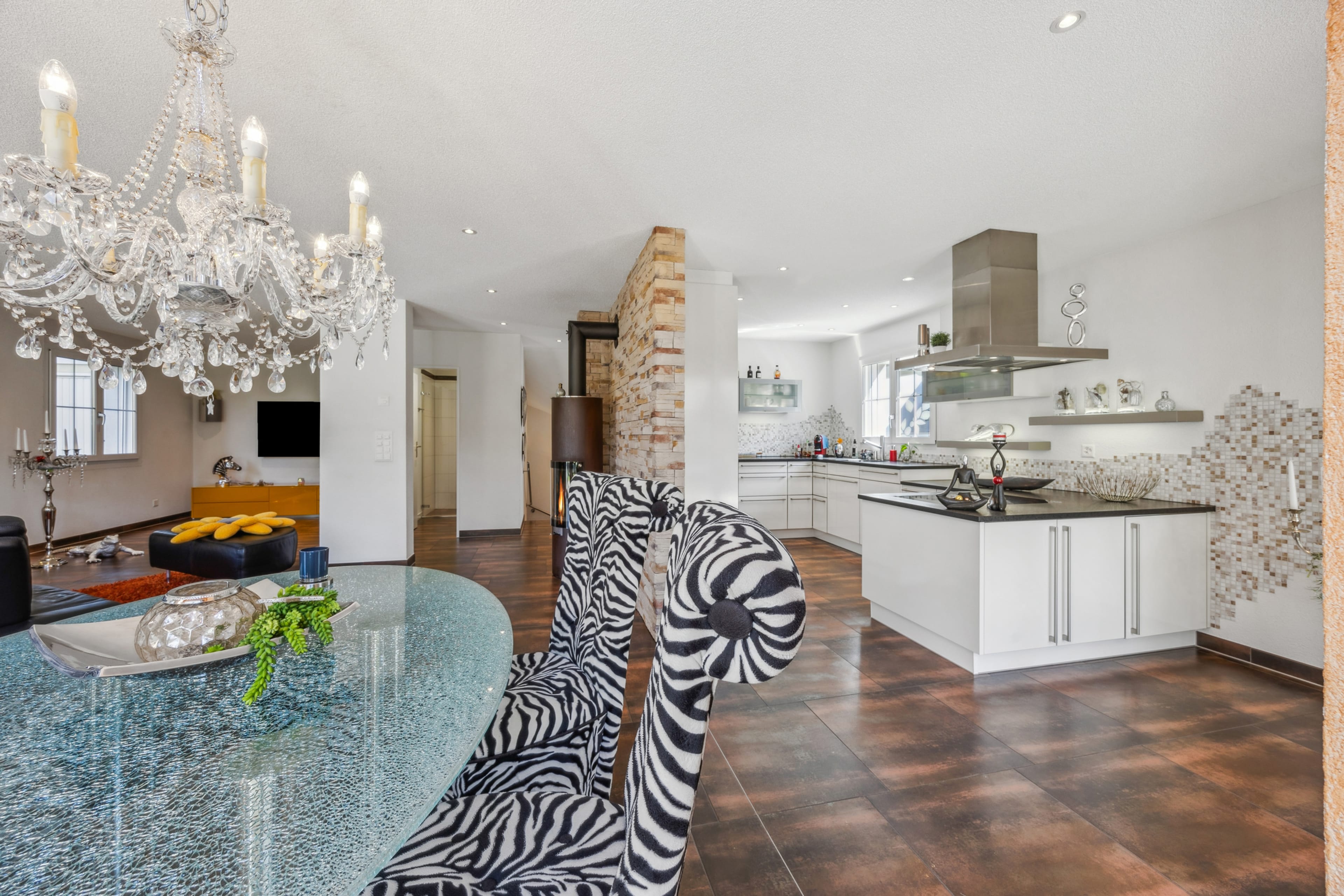 Gepflegtes Einfamilienhaus in Suhr – ruhige Wohnlage, modernes Ambiente und durchdachte Architektur - 17