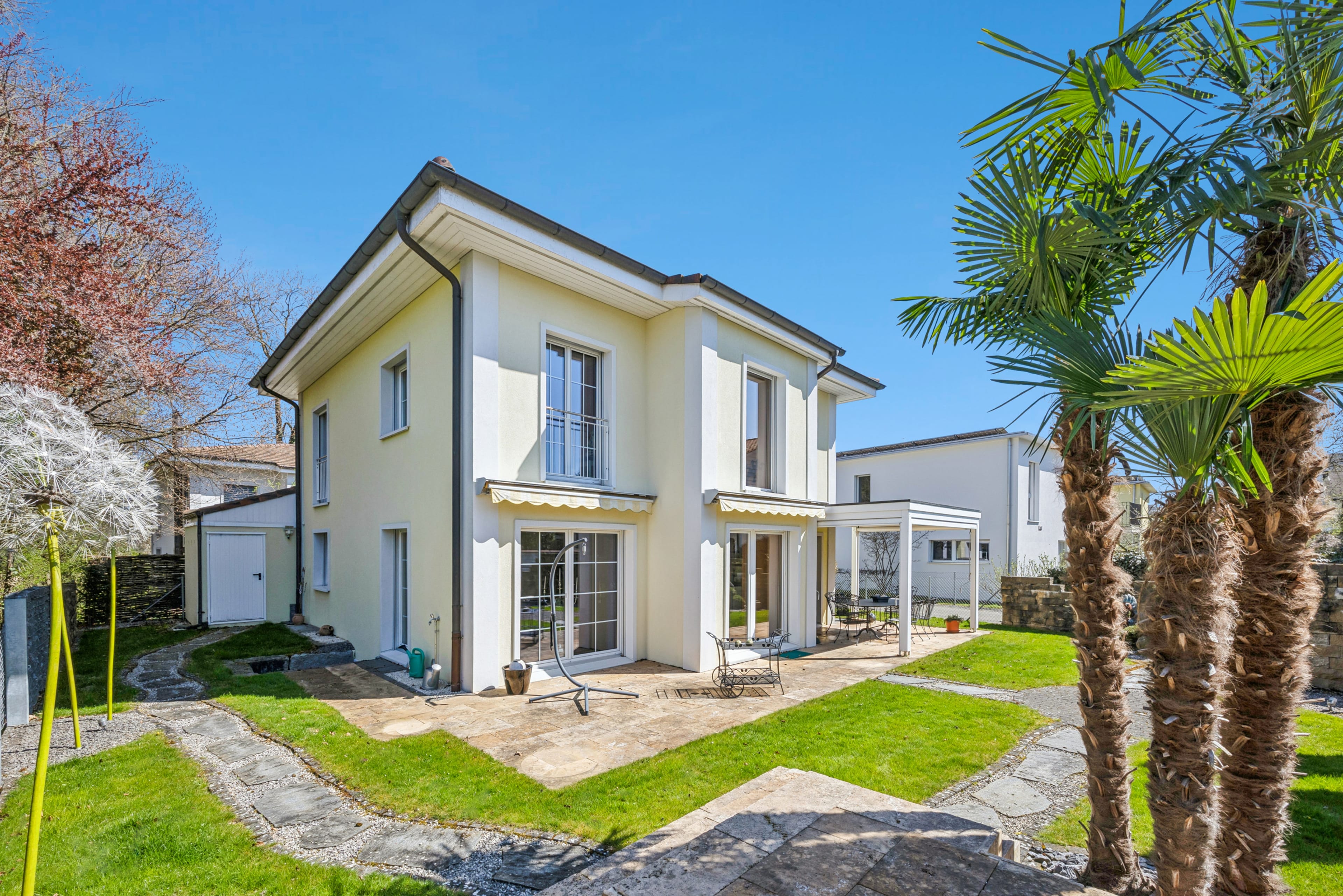Gepflegtes Einfamilienhaus in Suhr – ruhige Wohnlage, modernes Ambiente und durchdachte Architektur - 2