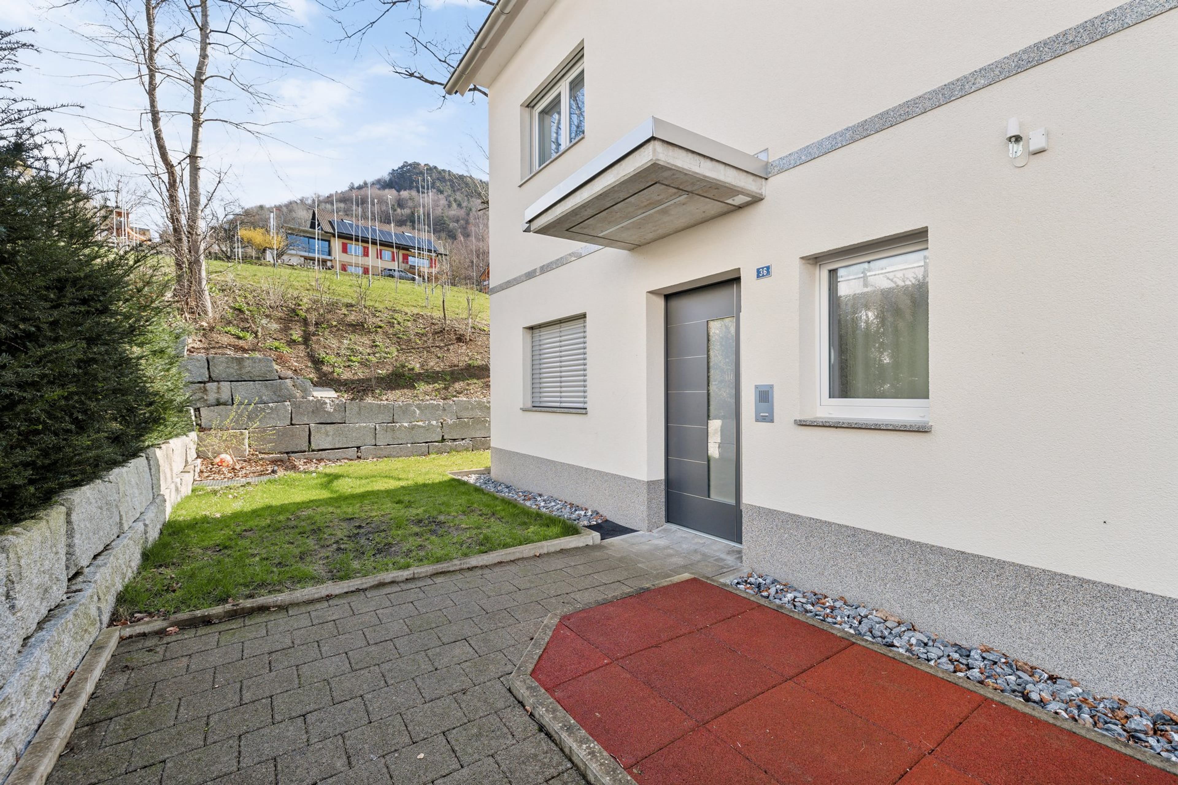 Stilvolles Wohnen: 5.5-Zimmer-Doppelhaus mit Wintergarten - 14