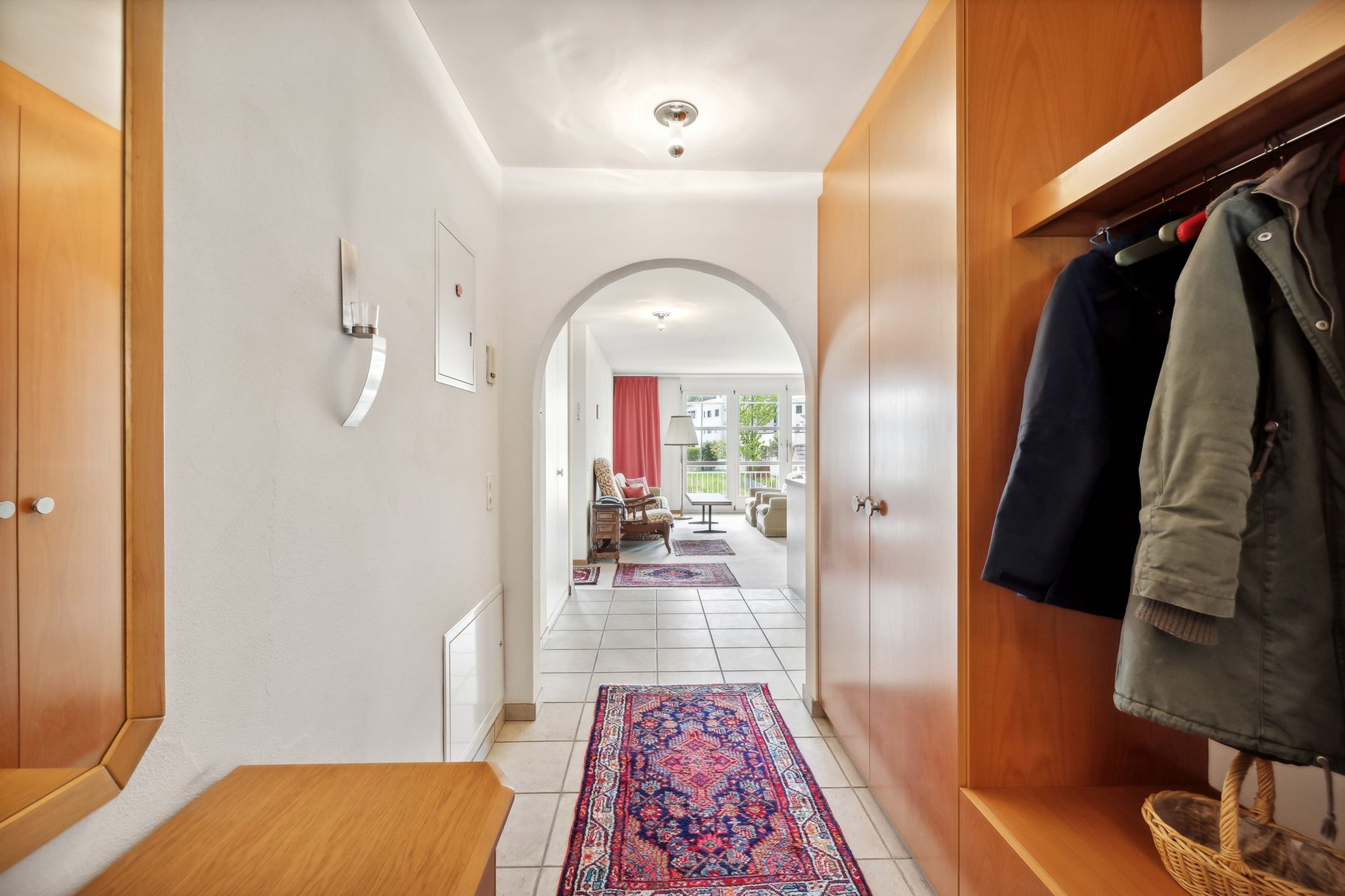 Schöne Wohnung mit grosszügigem Balkon - 7