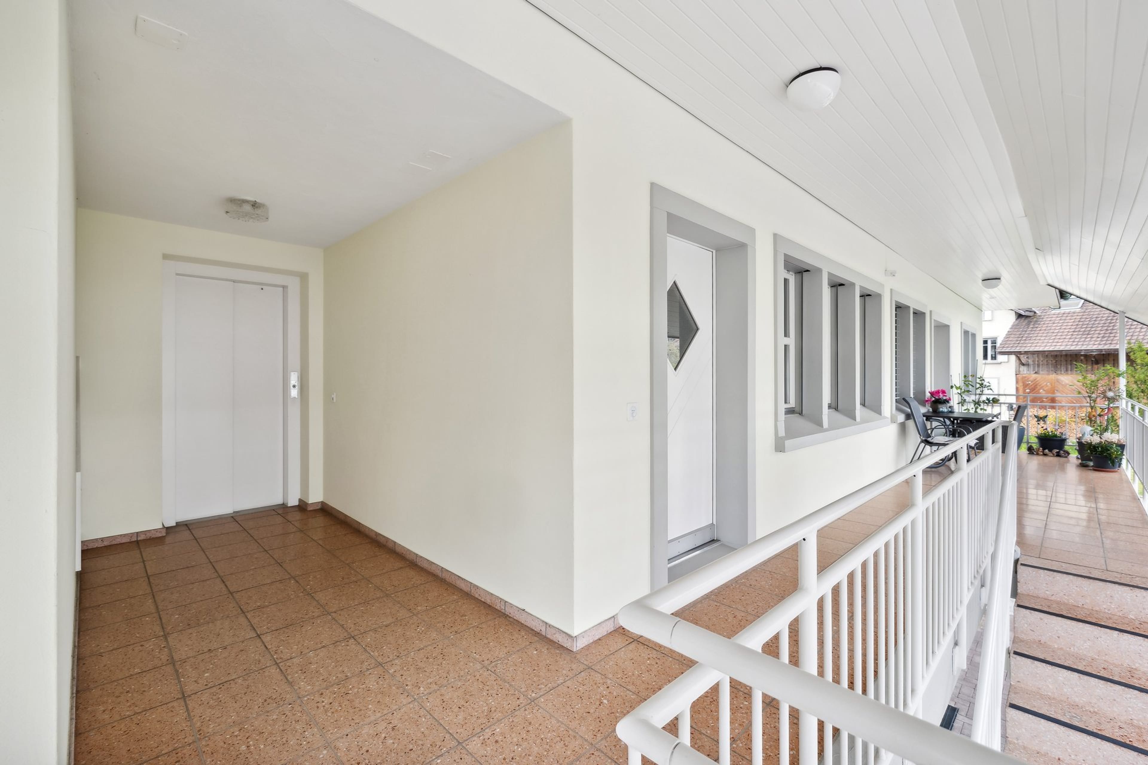 Schöne Wohnung mit grosszügigem Balkon - 12
